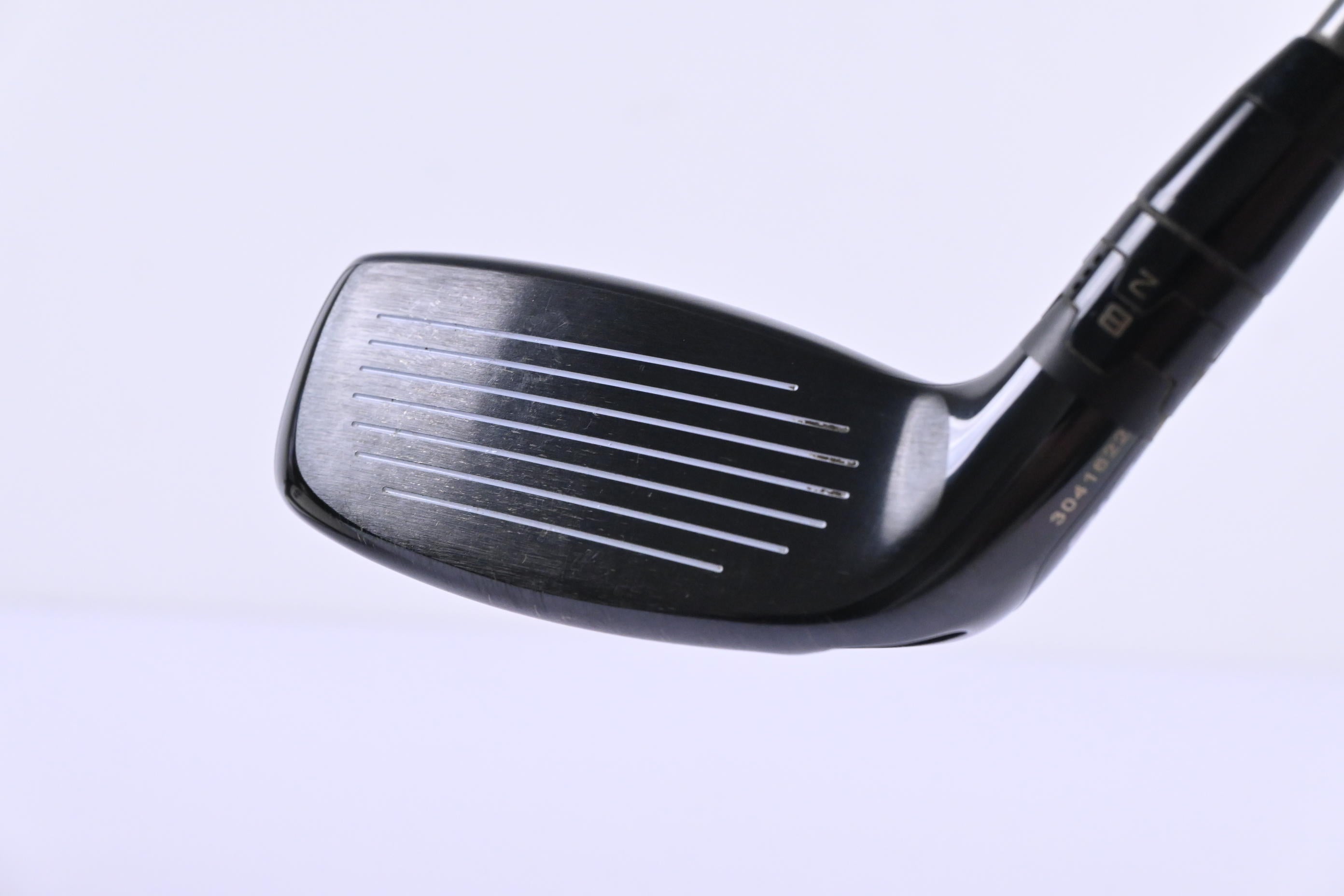 Titleist 818 H2 #3 Hybrid / 19 Degree / Stiff Flex Aldila Rogue M-AX 85 Shaft