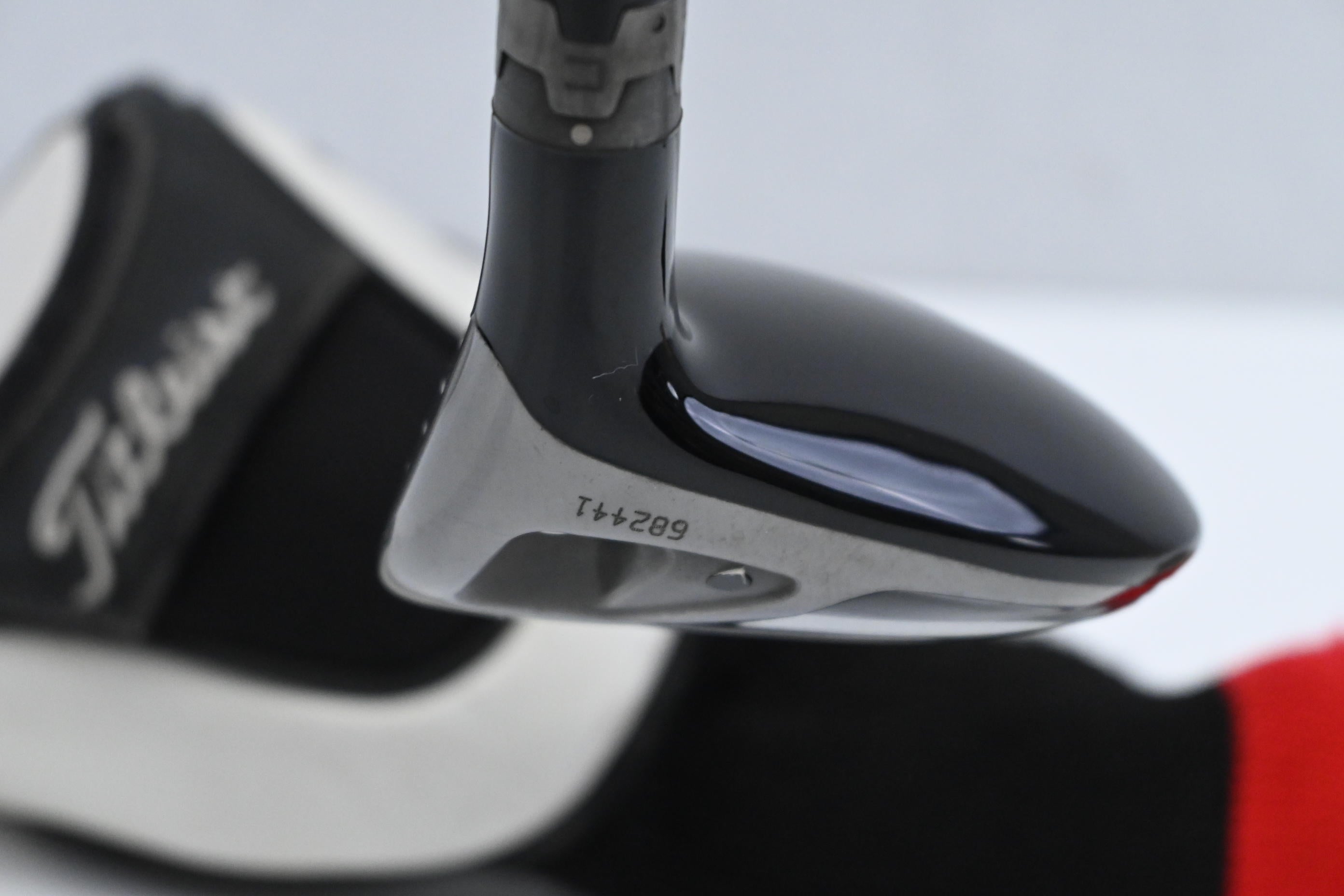 Titleist 910 F #4 Wood / 17 Degree / Regular Flex Bassara 55 Shaft