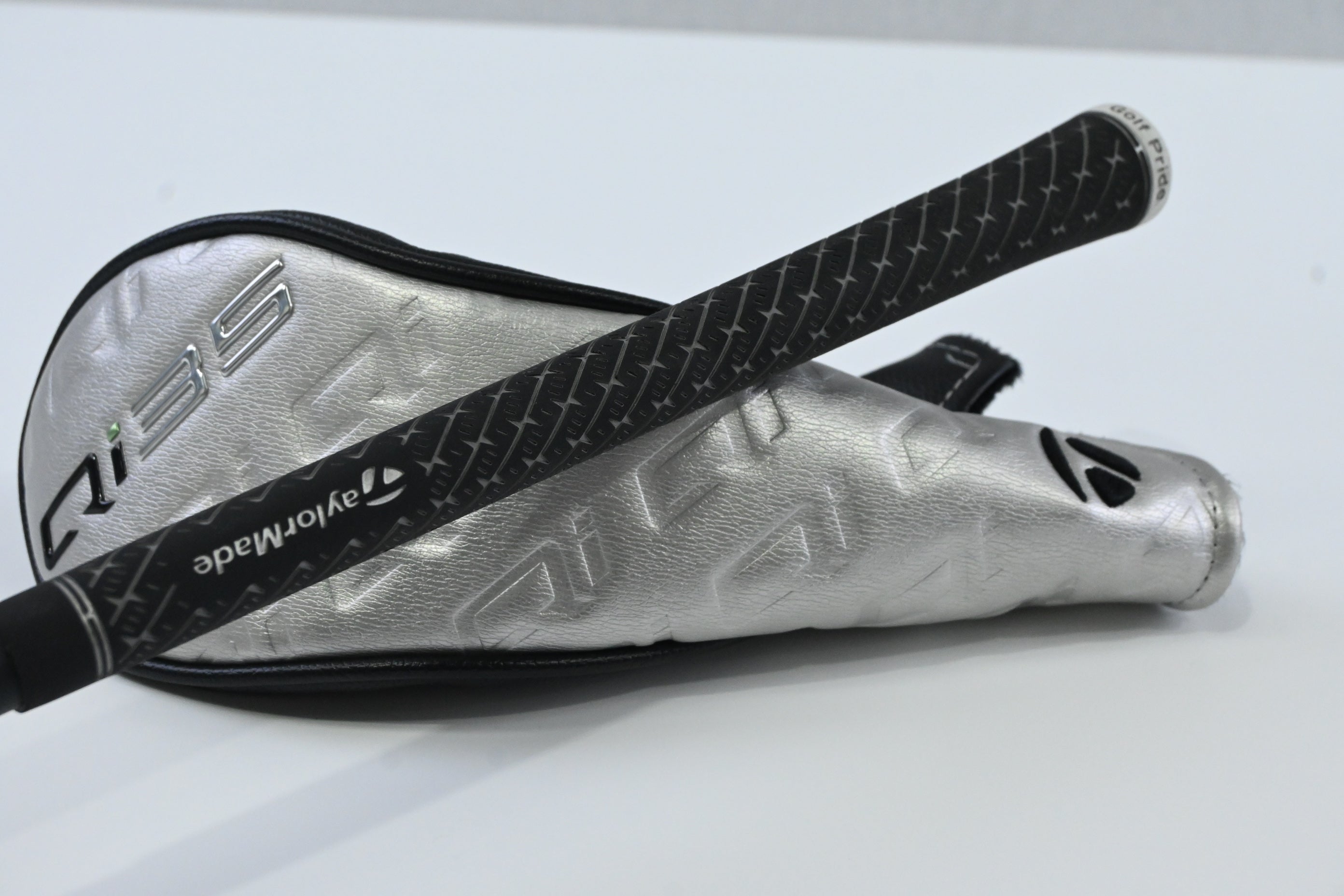 Taylormade Qi35 Max Lite #7 Hybrid / 35 Degree / Regular Flex Vanquish 5 Shaft
