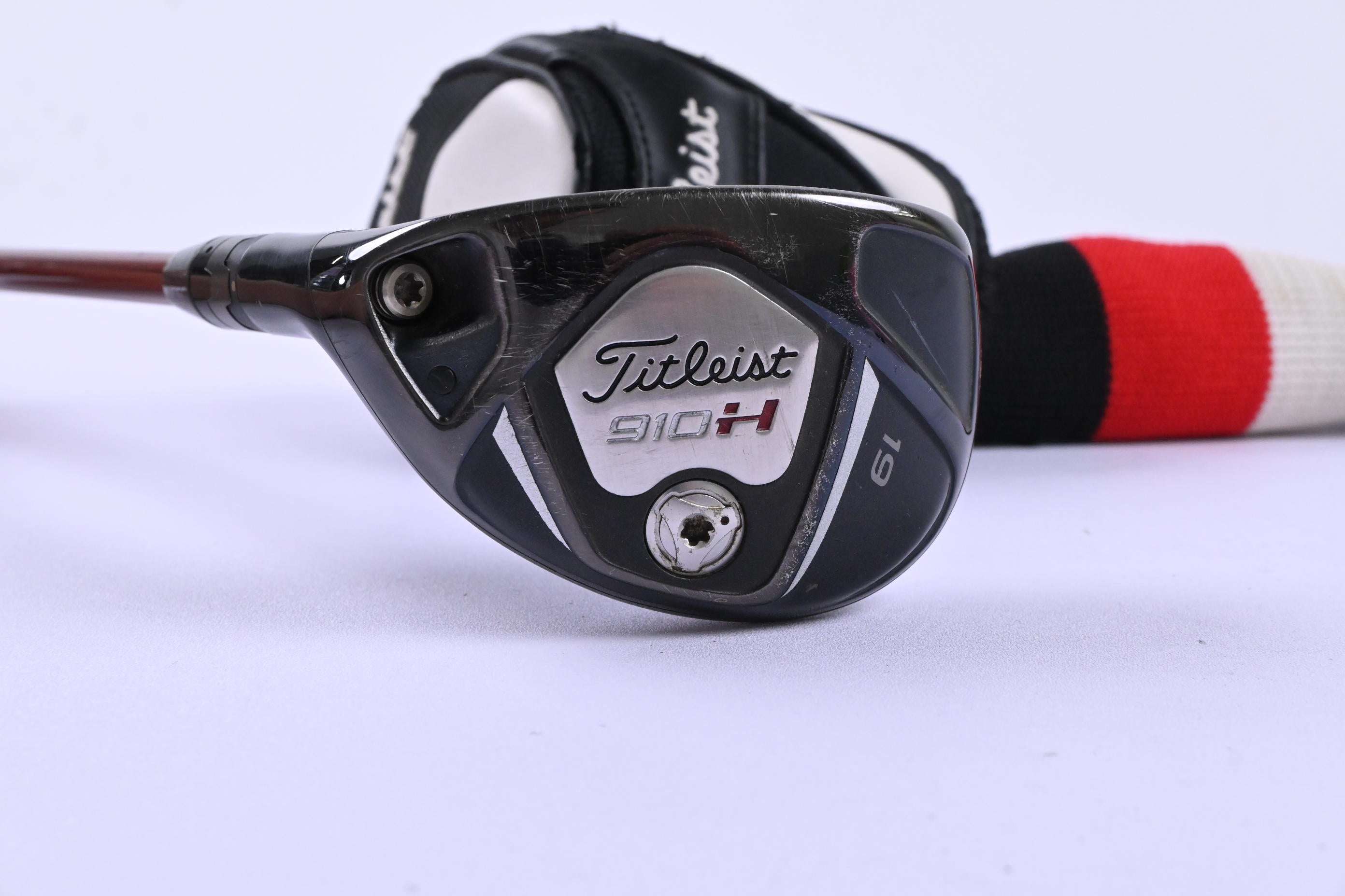 Left Hand Titleist 910H #3 Hybrid / 19 Degree / Stiff Flex Diamana 'ilima 70
