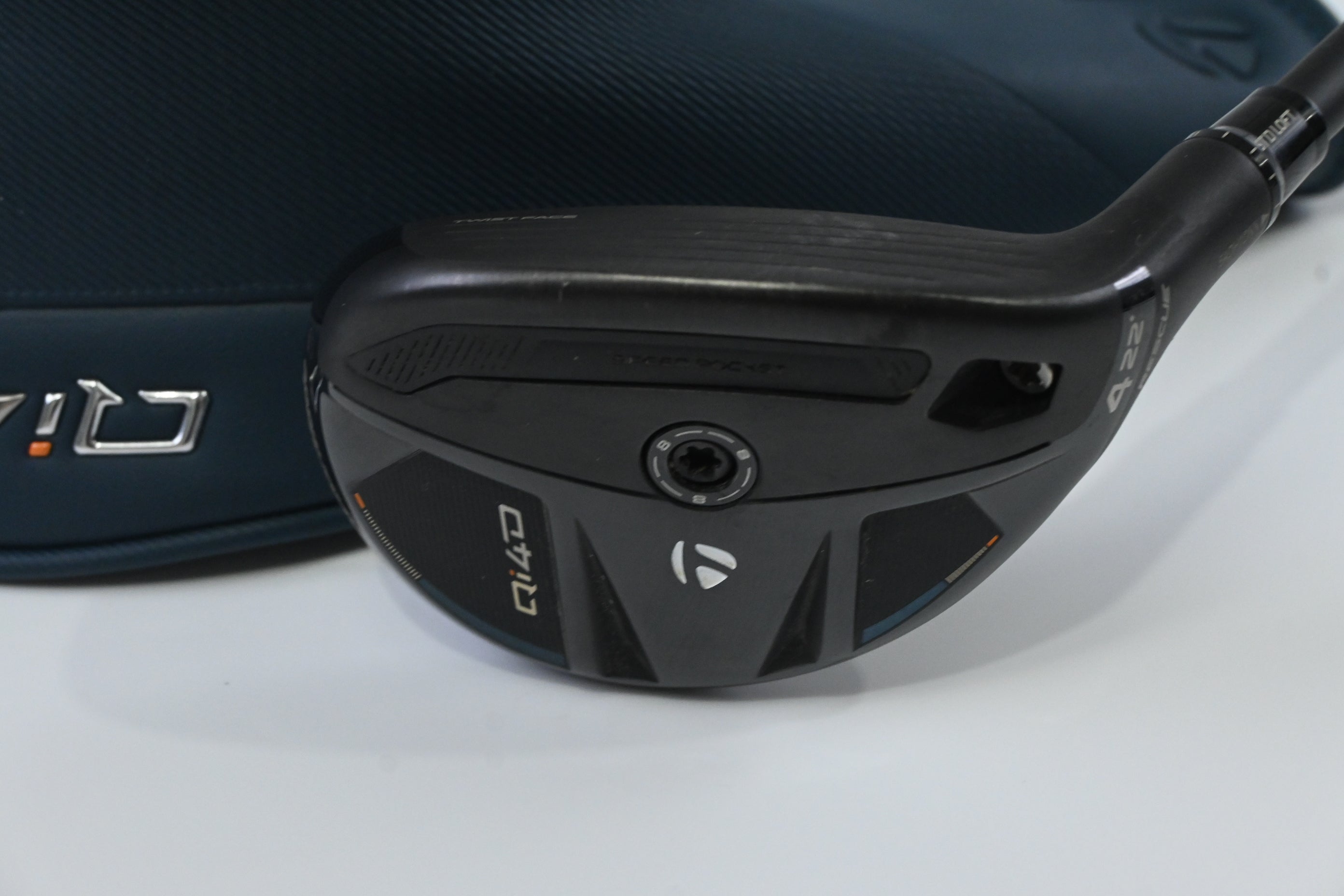 Taylormade Qi4D #4 Hybrid / 22 Degree / Regular Flex KBS Reax 65 Shaft
