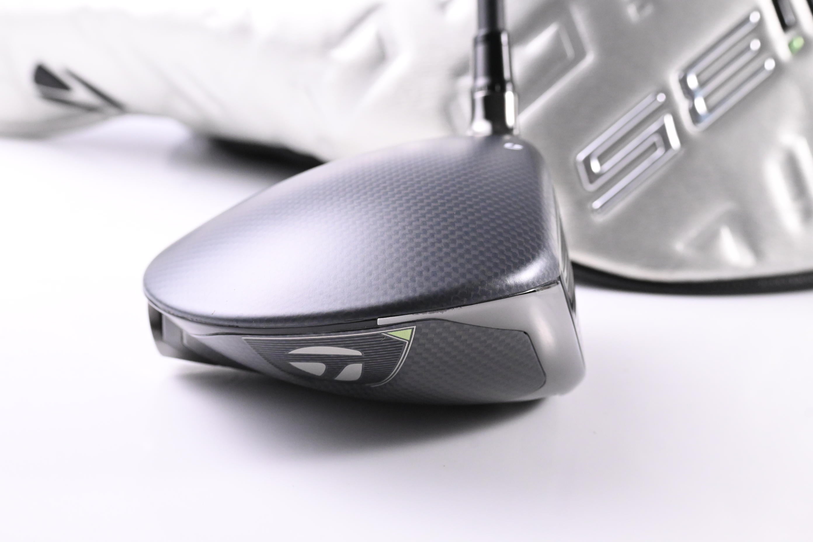 Taylormade Qi35 LS Driver / 10.5 Degree / Stiff Flex Kai'li White 60 Shaft