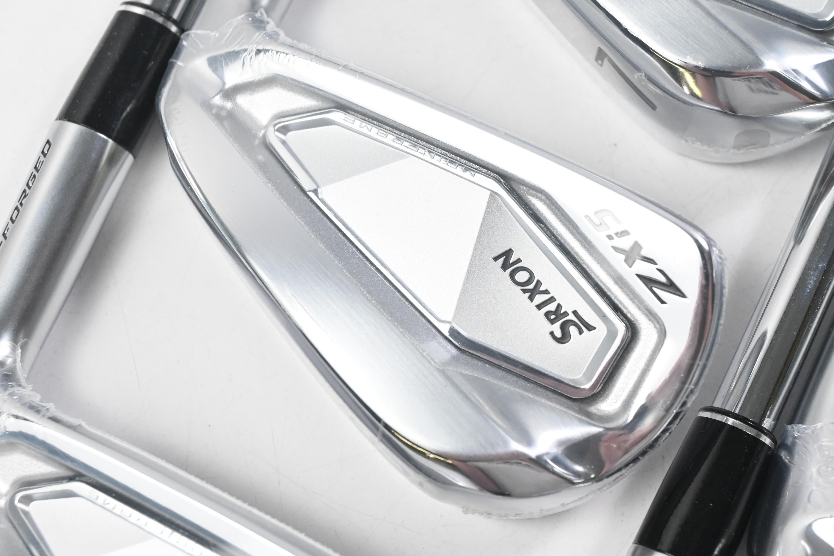 Srixon ZXi5 Irons / 5-PW / Regular Flex Dynamic Gold 100 R300 Shafts