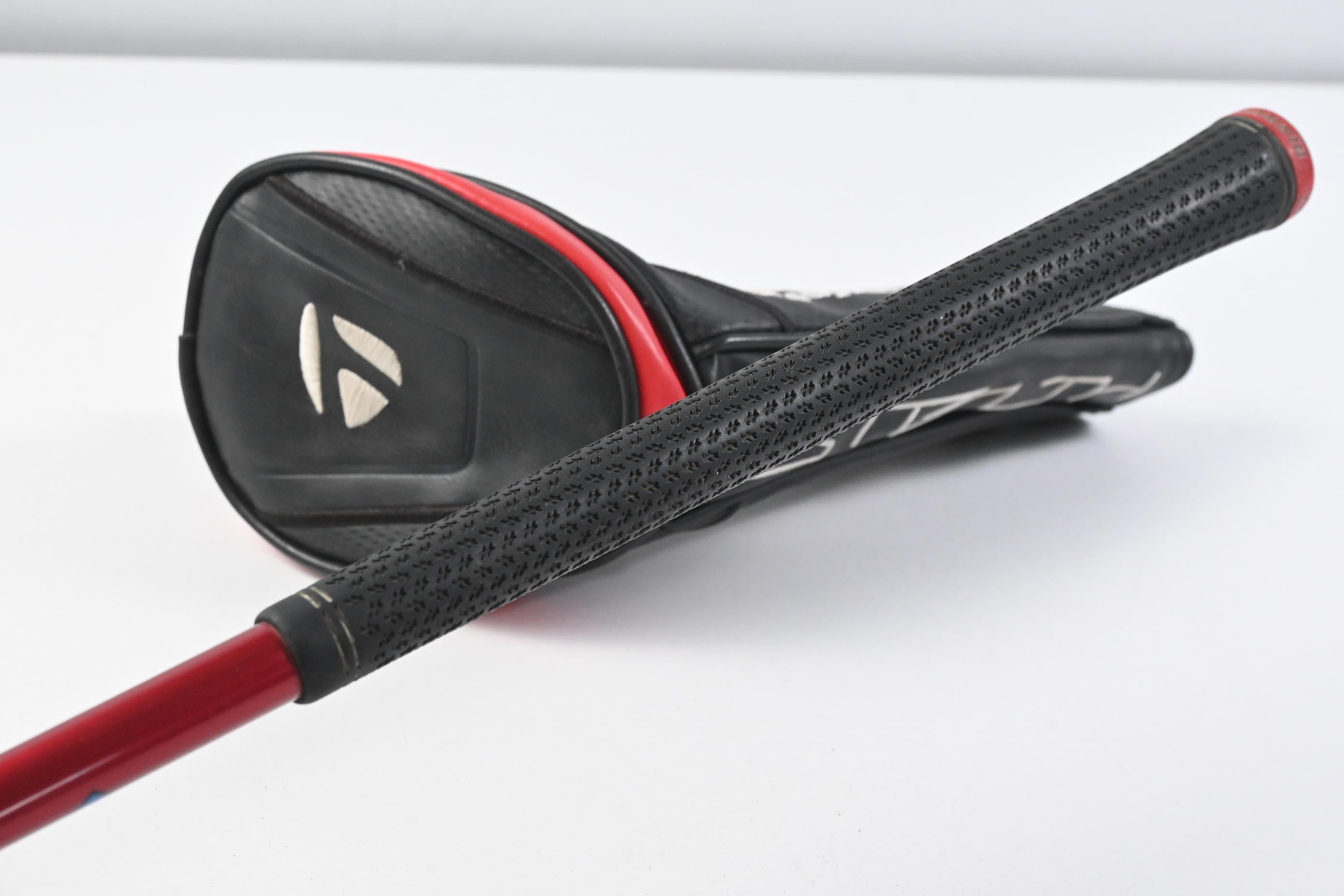 Taylormade Stealth Plus #3 Wood / 15 Degree / Regualr Flex HZRDUS Smoke Red RDX