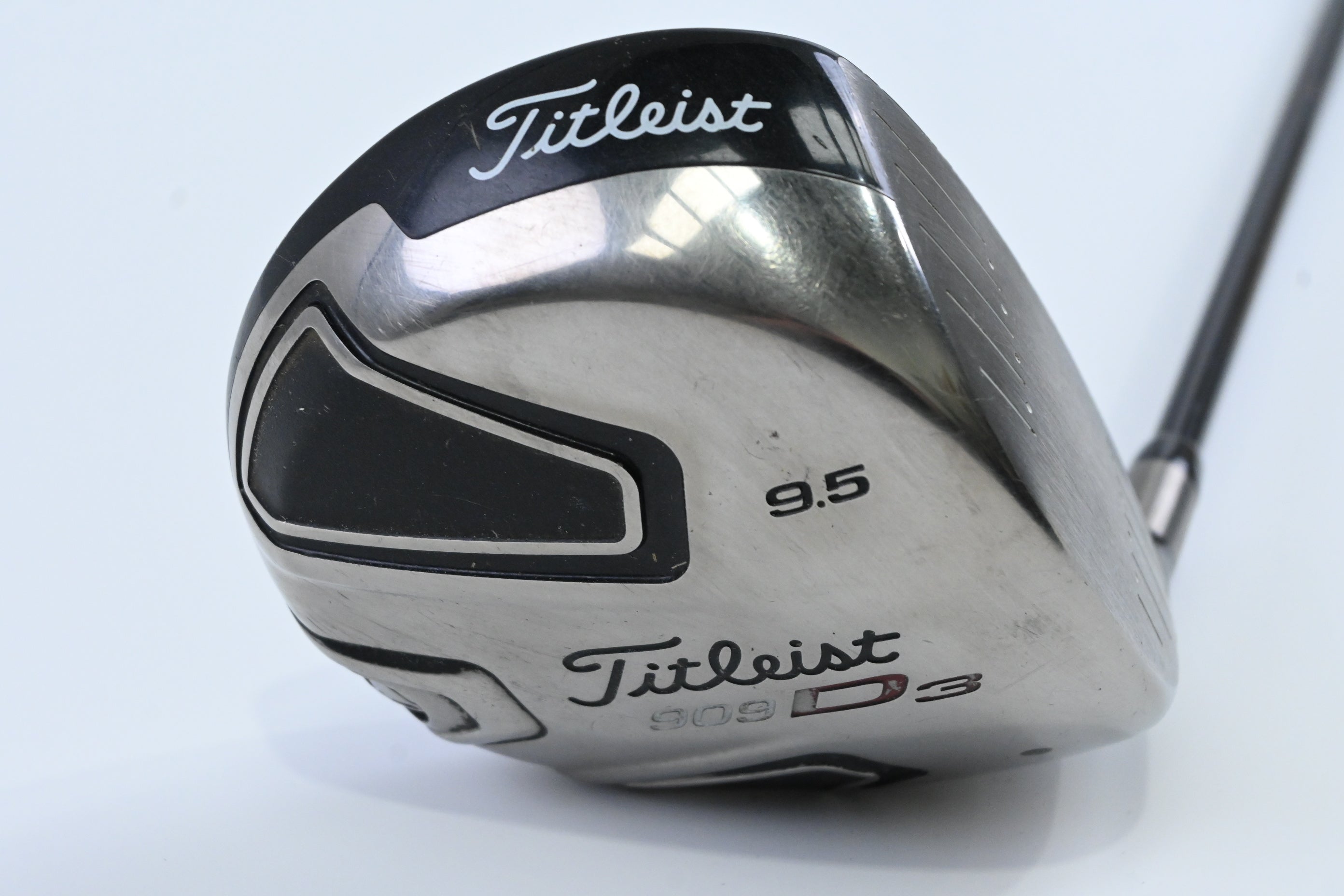 Titleist 909 D3 Driver / 9.5 Degree / Stiff Flex Aldila Voodoo Shaft