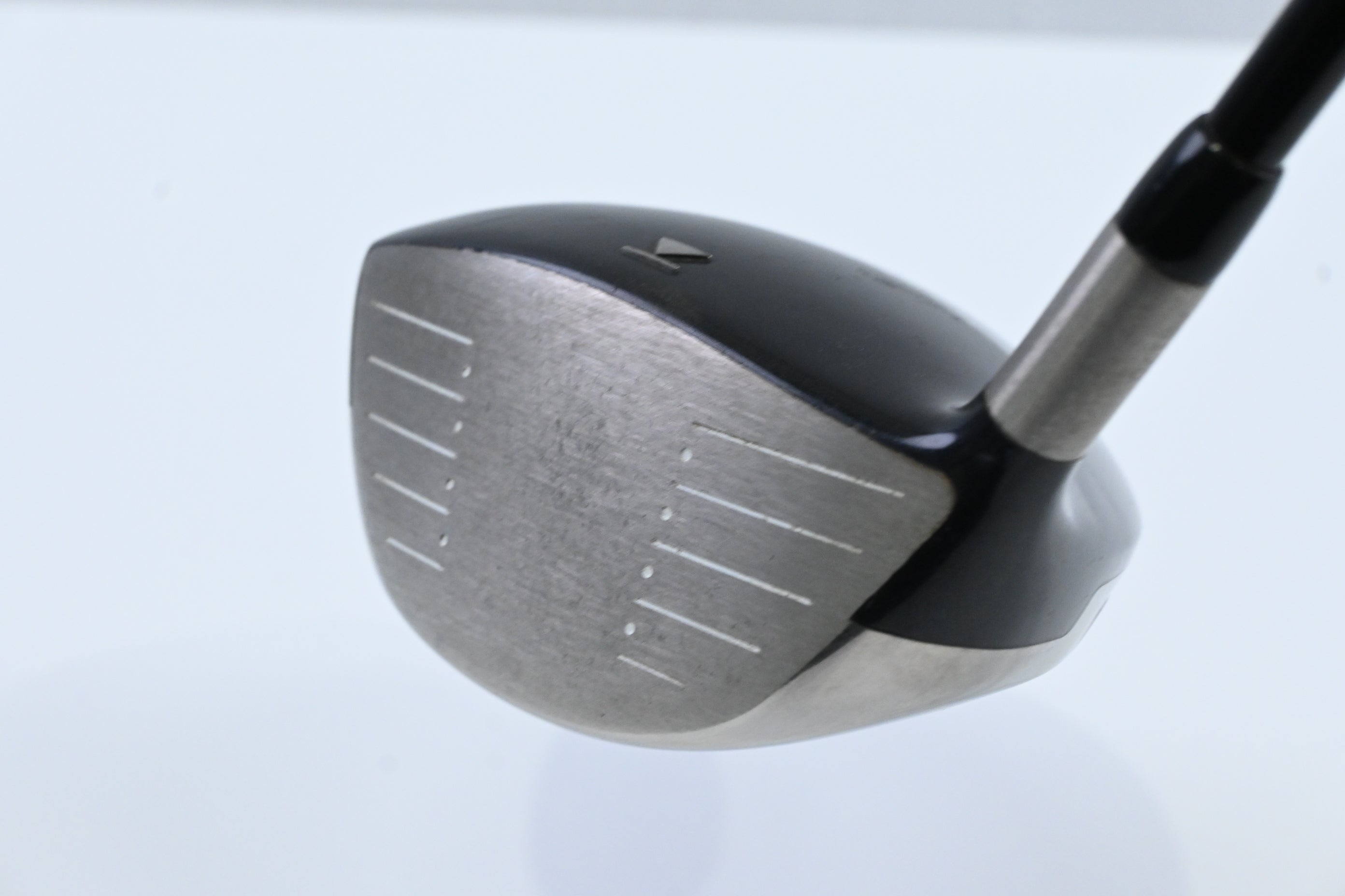 Titleist 909 D3 Driver / 9.5 Degree / Stiff Flex Aldila Voodoo Shaft