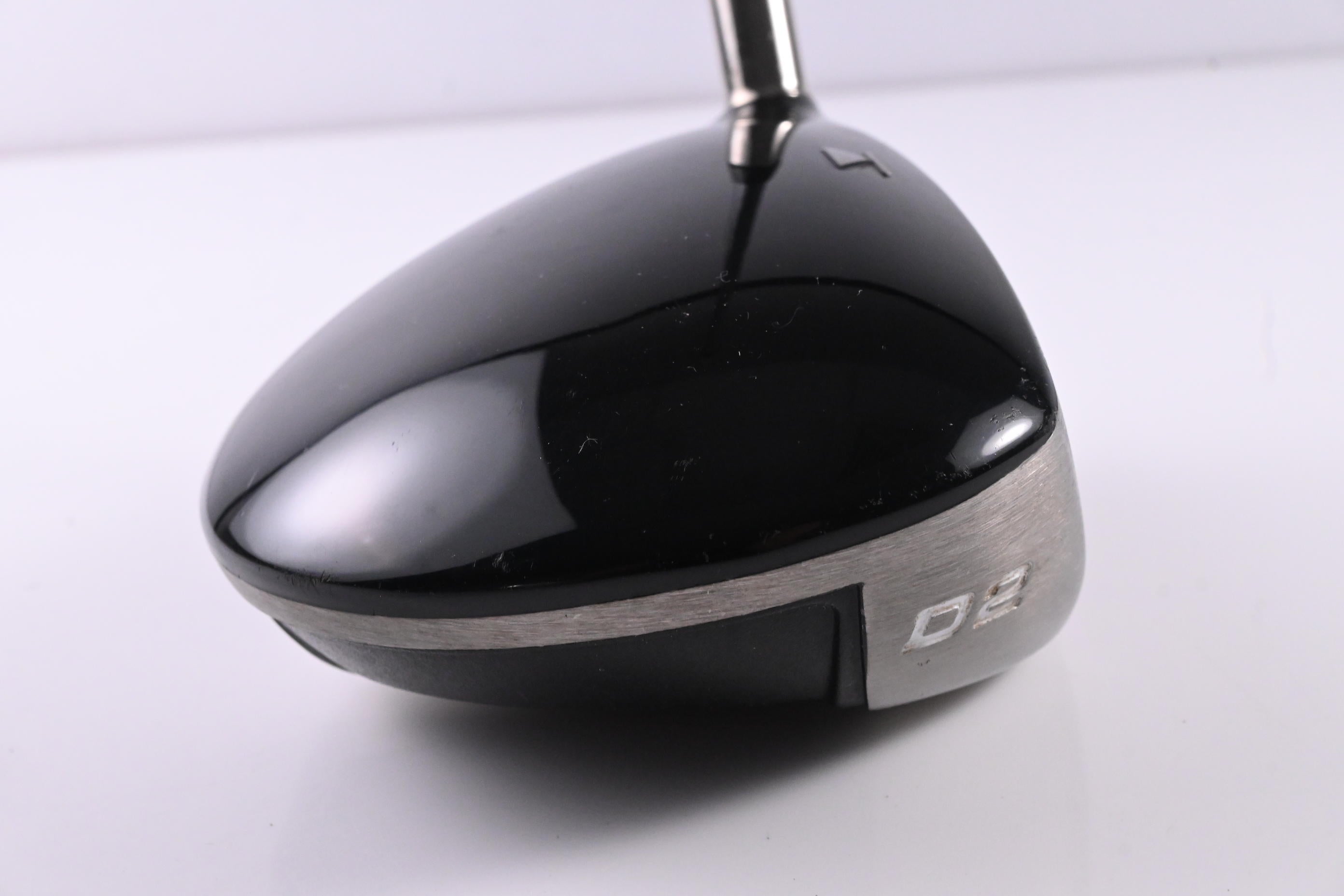 Titleist 907 D2 Driver / 10.5 Degree / Regular Flex Diamana 65 Shaft