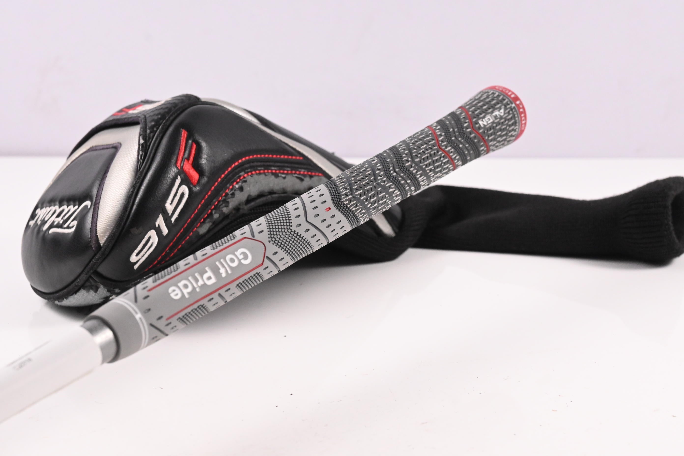 Titleist 915 F #3 Wood / 15 Degree / Stiff Flex Diamana D+ White 80 Shaft