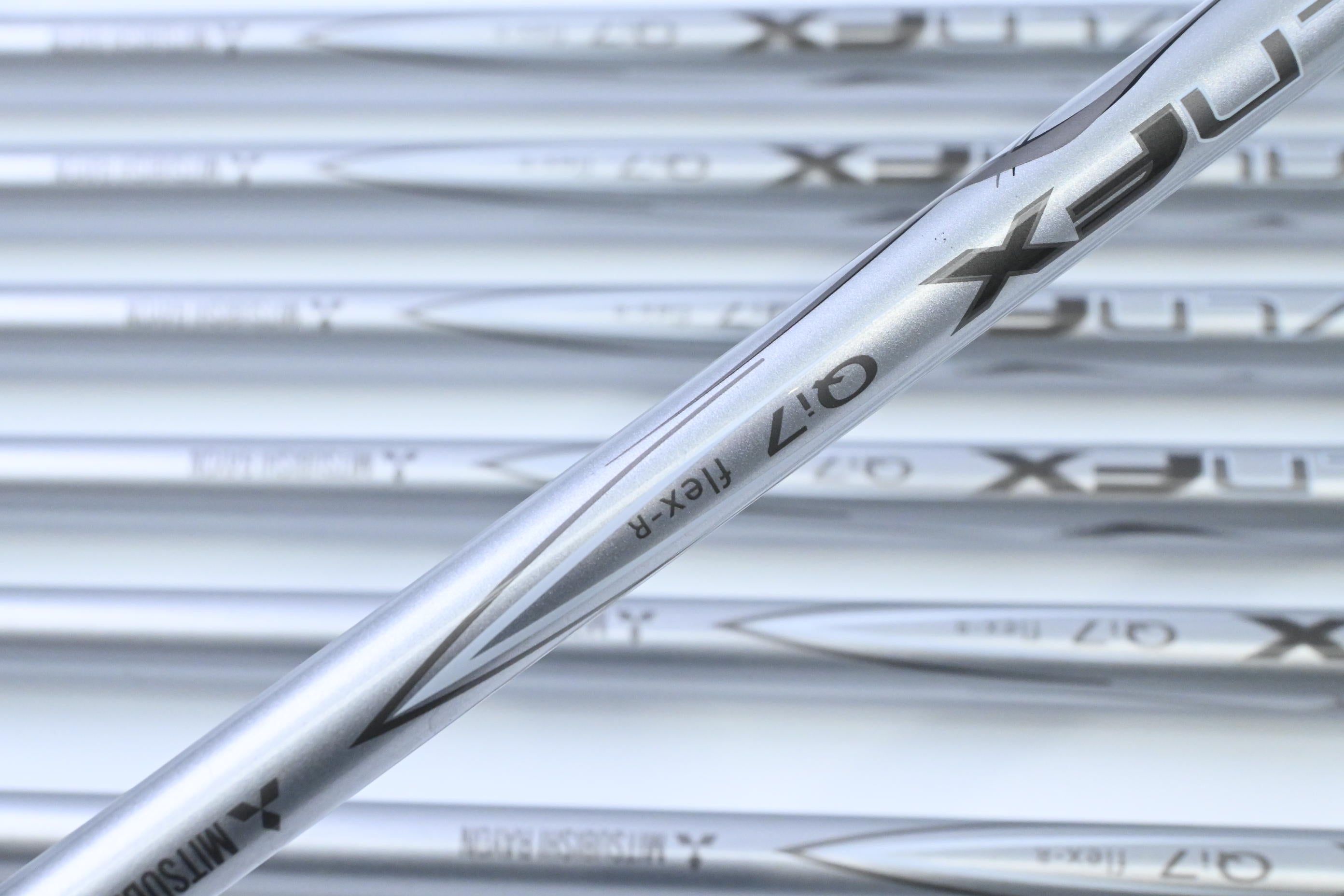 MDGolf Superstrong Irons / 4-PW / Regular Flex JavlnFX Qi7 Shafts
