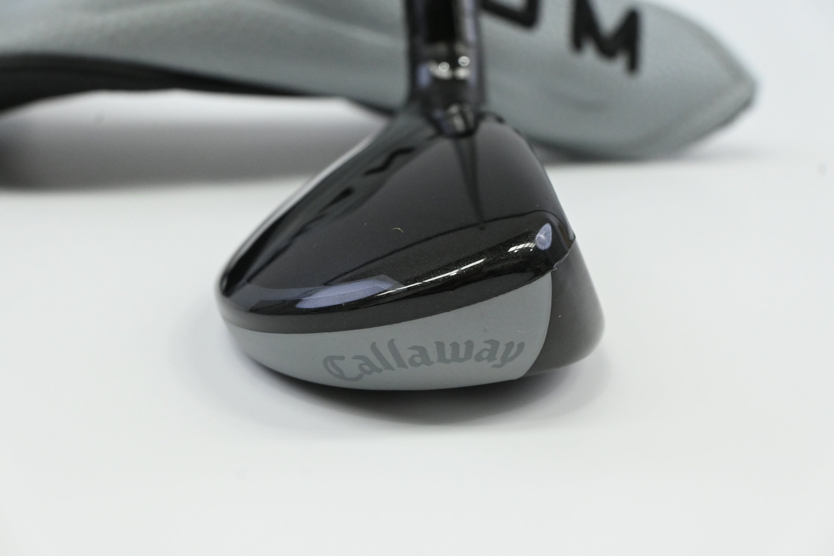 Callaway Quantum Max #4 Hybrid / 21 Degree / Stiff Flex Denali Frost Silver 70
