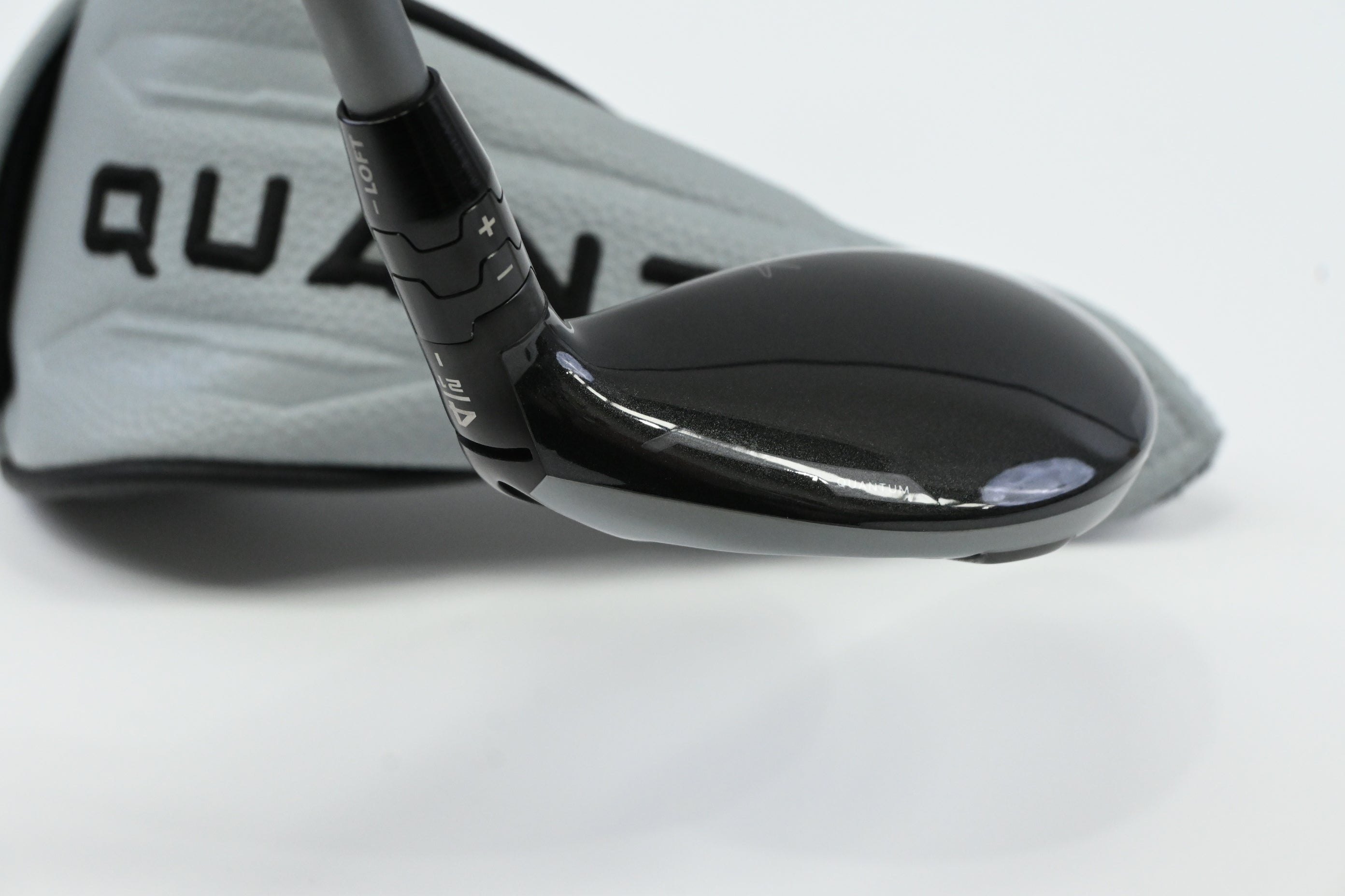 Callaway Quantum Max #4 Hybrid / 21 Degree / Stiff Flex Denali Frost Silver 70