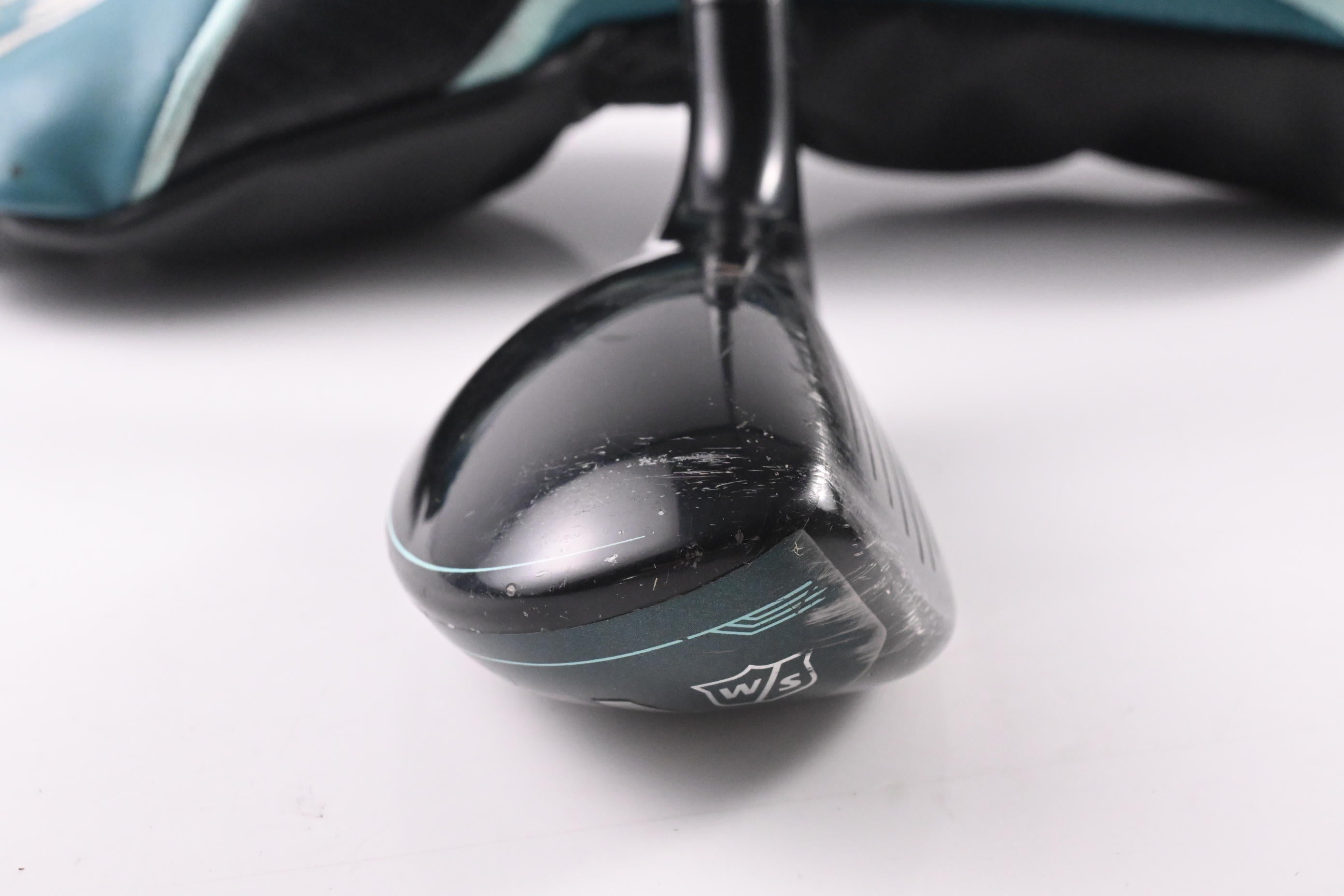Ladies Wilson Staff D9 #6 Hybrid / 28 Degree / Ladies Flex Aldila Quaranta 40