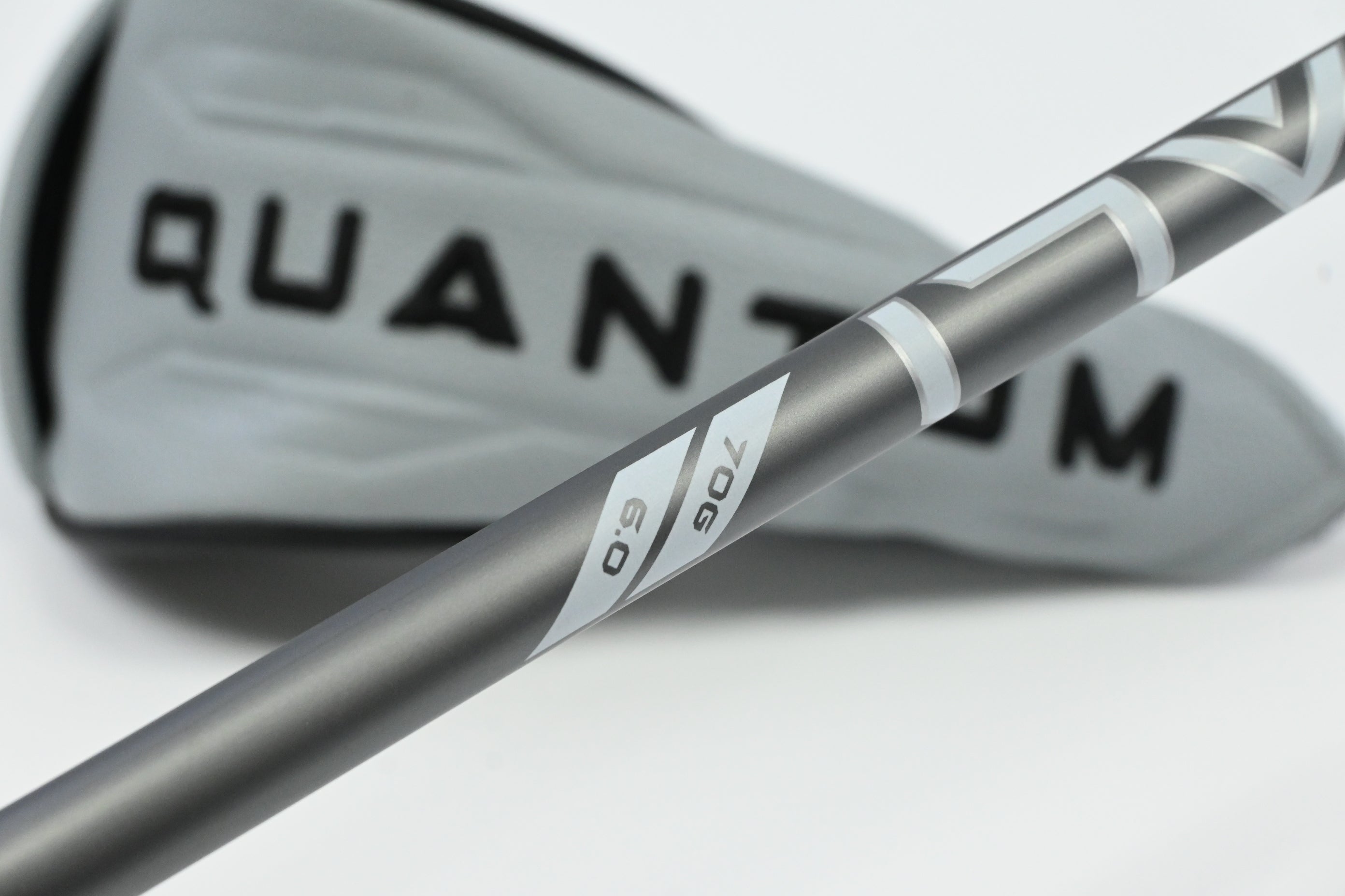 Callaway Quantum Max #4 Hybrid / 21 Degree / Stiff Flex Denali Frost Silver 70