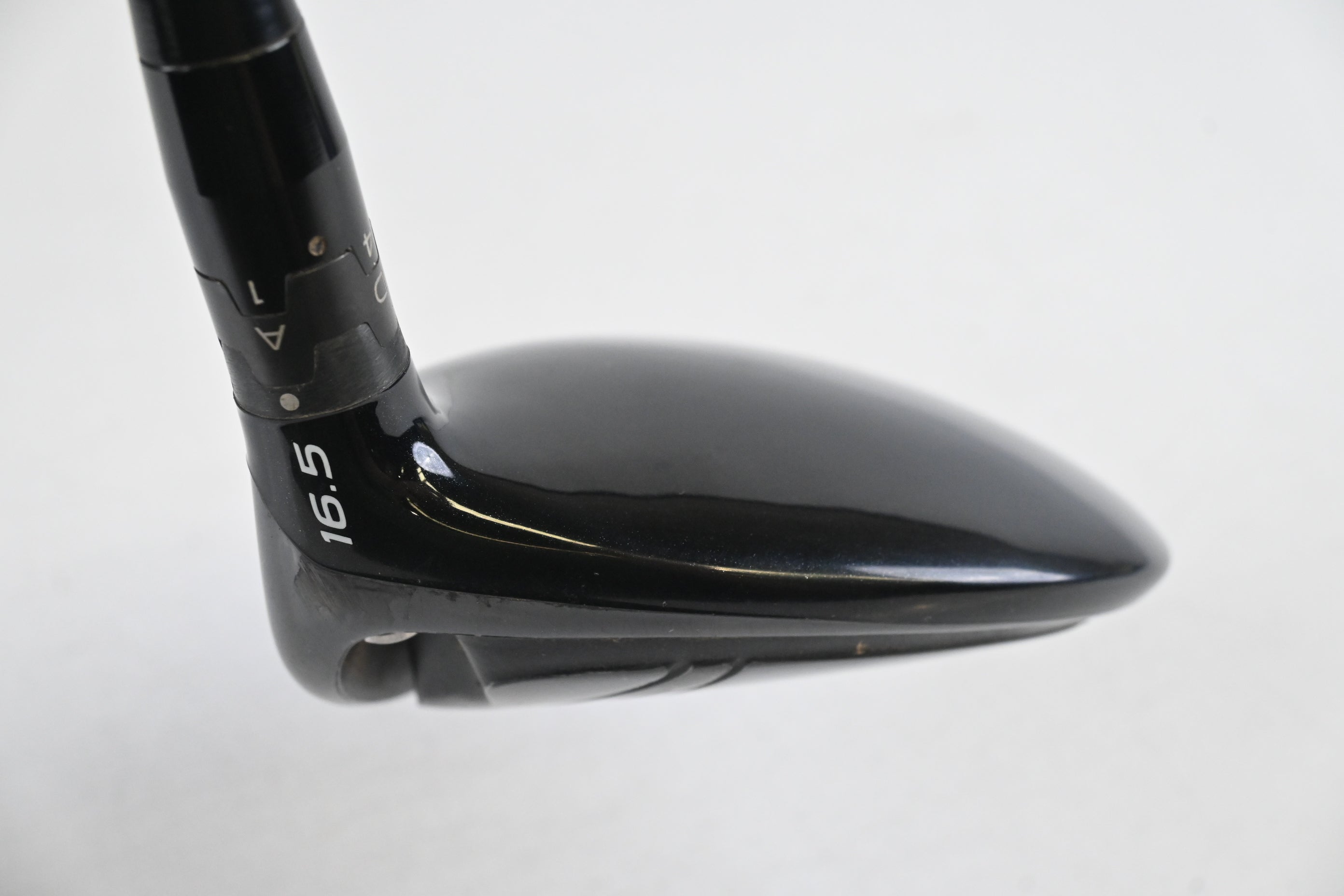 Titleist 915 F #3 Wood / 16.5 Degree / Regular Flex Diamana M+60 Shaft
