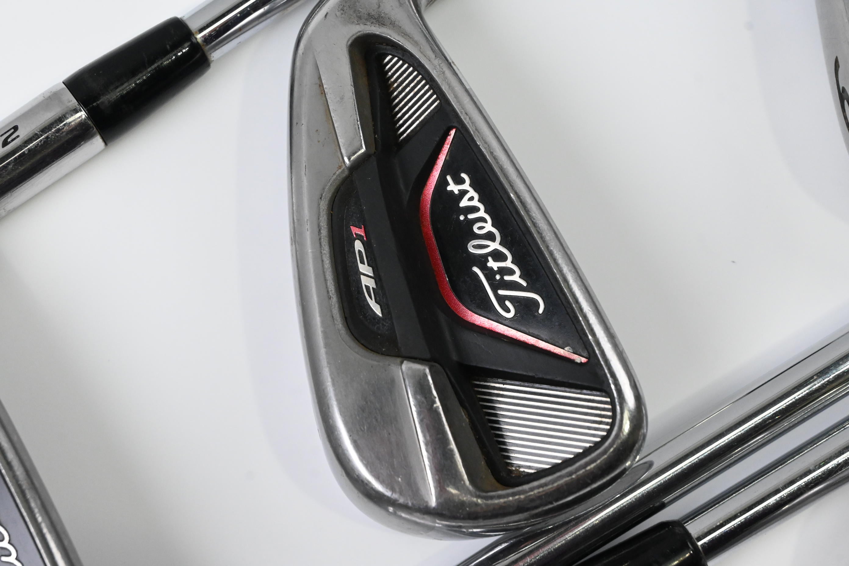 Titleist 712 AP1 Irons / 4-PW / Regular Flex Dynamic Gold R300