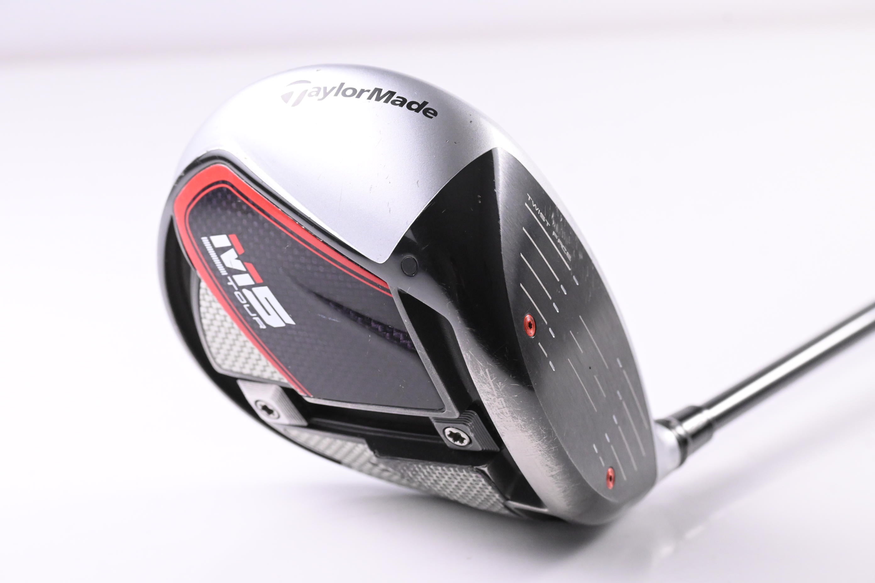 Taylormade M5 Tour Driver / 10.5 Degree / Regular Flex Fujirkura Atmos Red 5