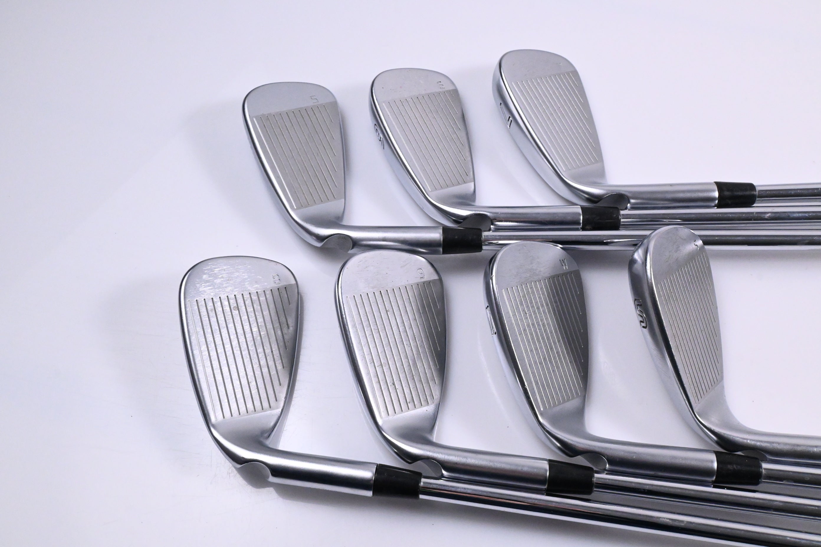 Ping G425 Irons / 5-PW+SW / White Dot / Regular Flex Ping AWT 2.0 Shafts