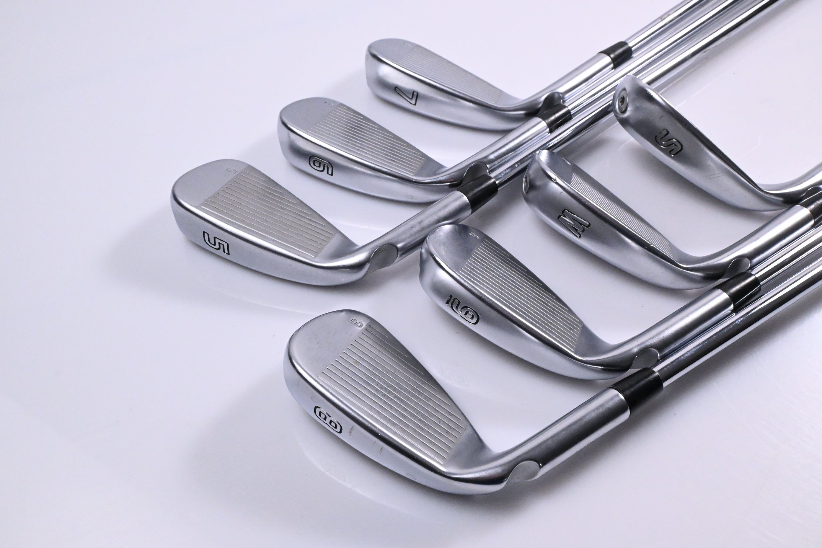 Ping G425 Irons / 5-PW+SW / White Dot / Regular Flex Ping AWT 2.0 Shafts