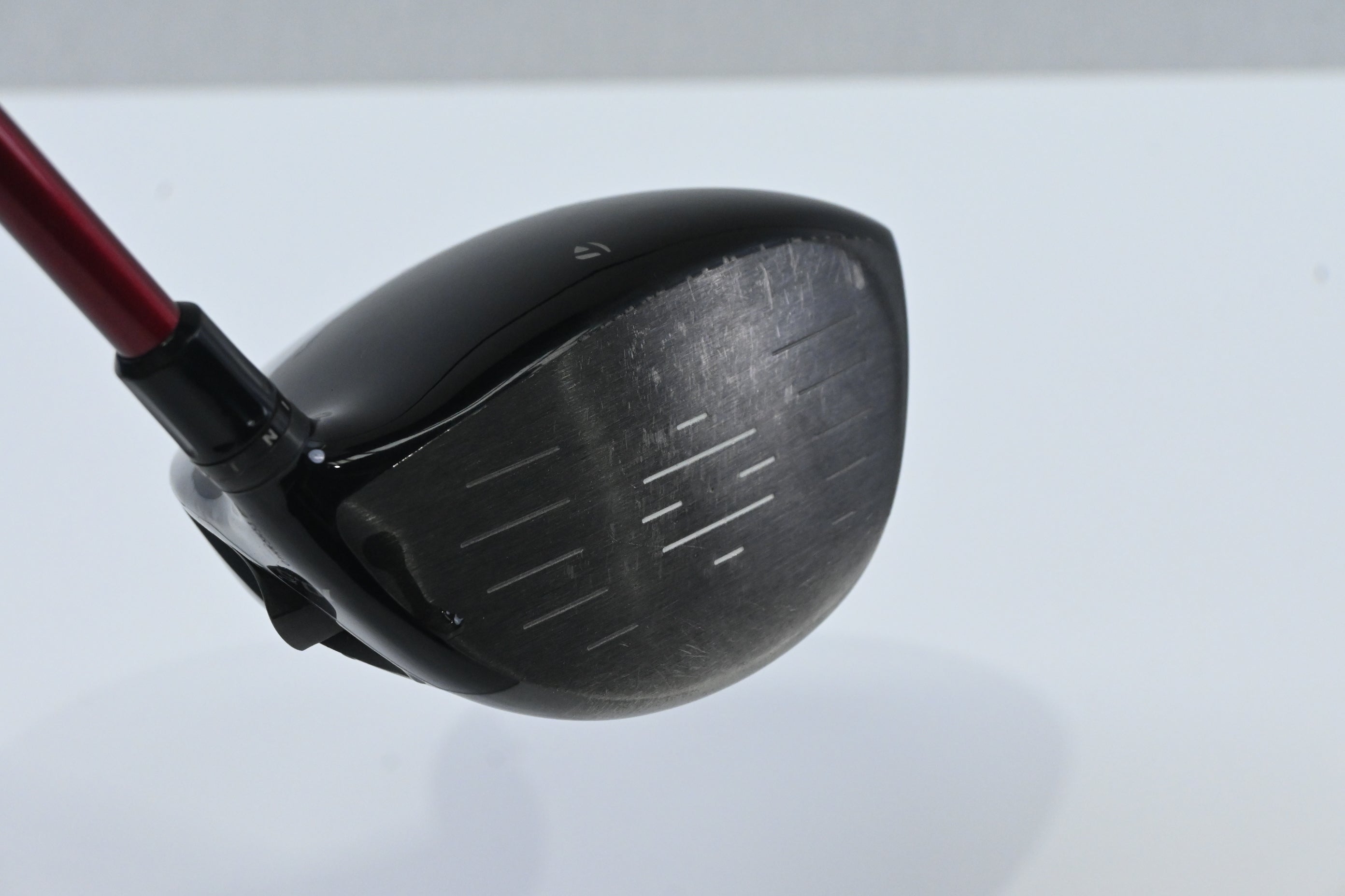 Left Hand Taylormade R9 Superdeep Driver / 10.5 Degree / Regular Flex Fujikura