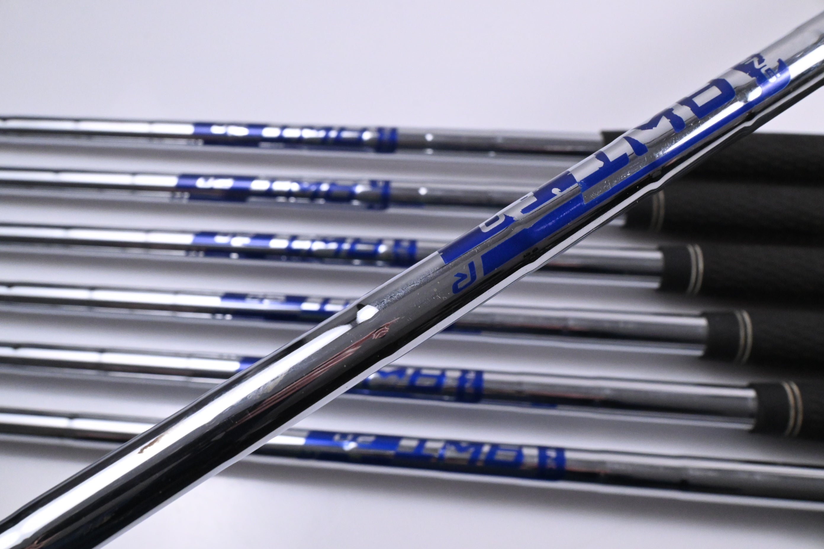 Ping G425 Irons / 5-PW+SW / White Dot / Regular Flex Ping AWT 2.0 Shafts