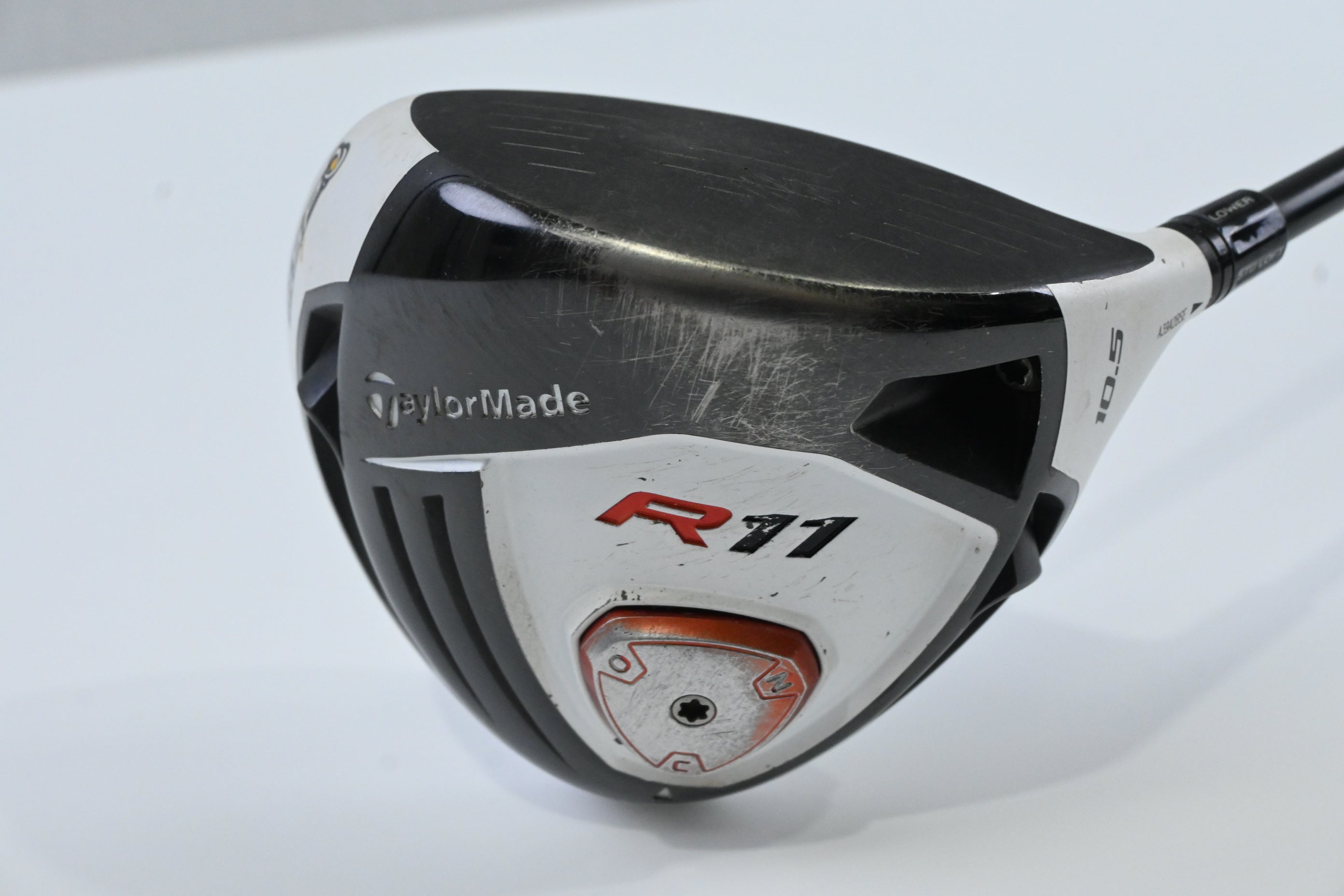 Taylormade R11 Driver / 10.5 Degree / Stiff Flex Fujikura Blur 60 Shaft