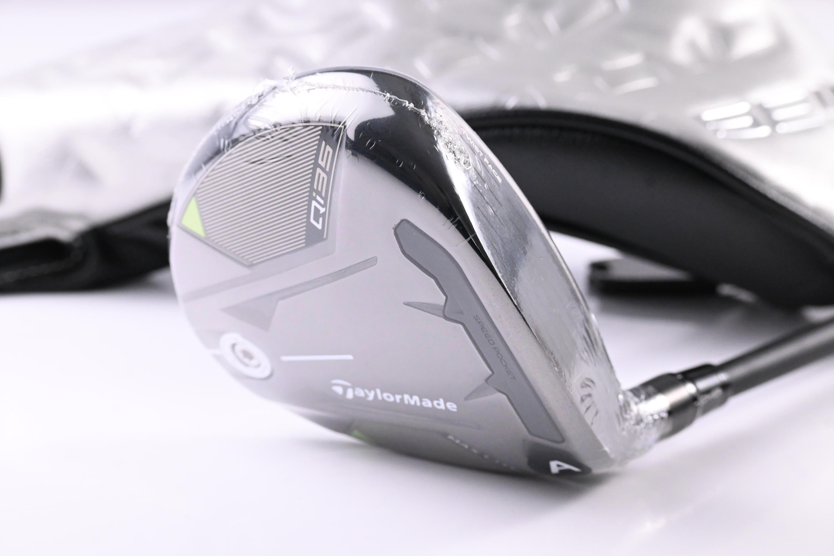 Taylormade Qi35 Max Lite #5 Wood / 18.5 Degree / Senior Flex Vanquish 4 Shaft