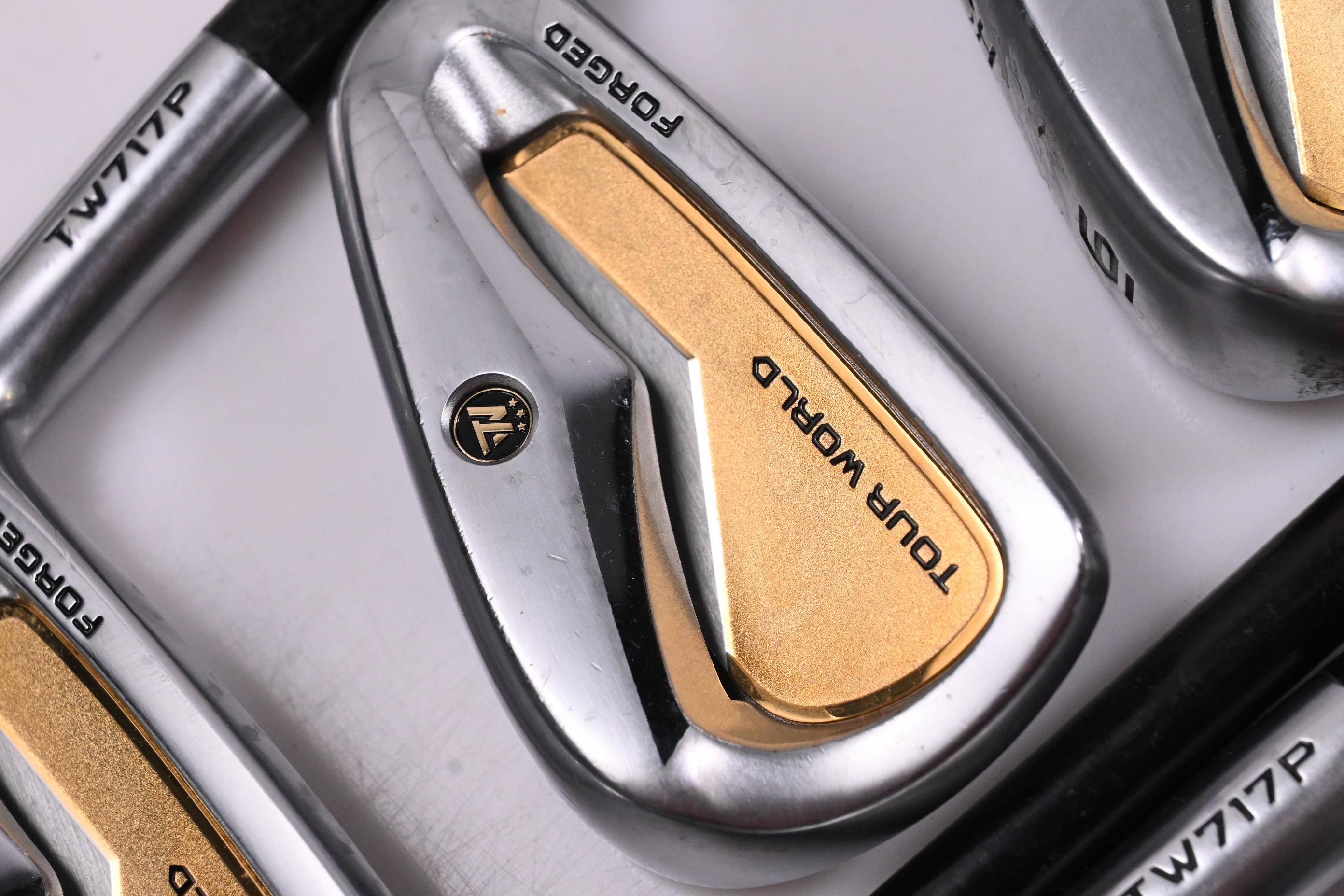 Honma TW717 P Irons / 4-PW+GW+SW / Stiff Flex ARMRQ 8 Shafts