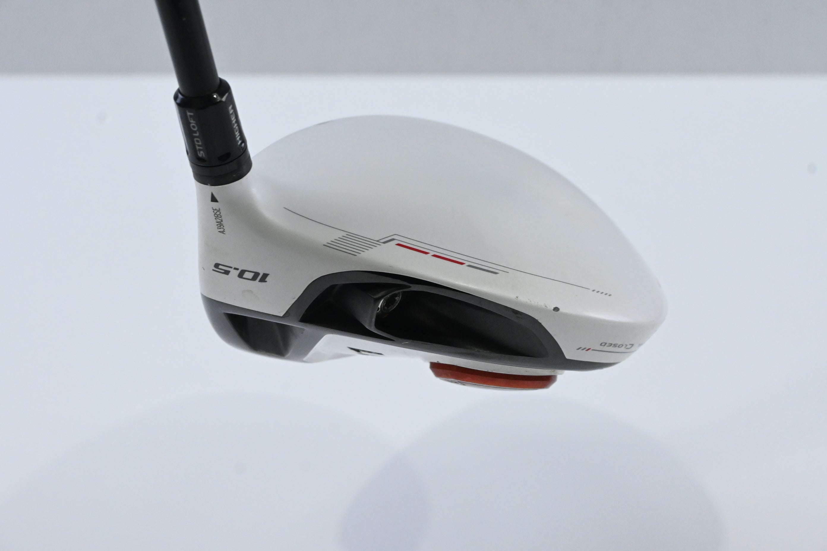 Taylormade R11 Driver / 10.5 Degree / Stiff Flex Fujikura Blur 60 Shaft