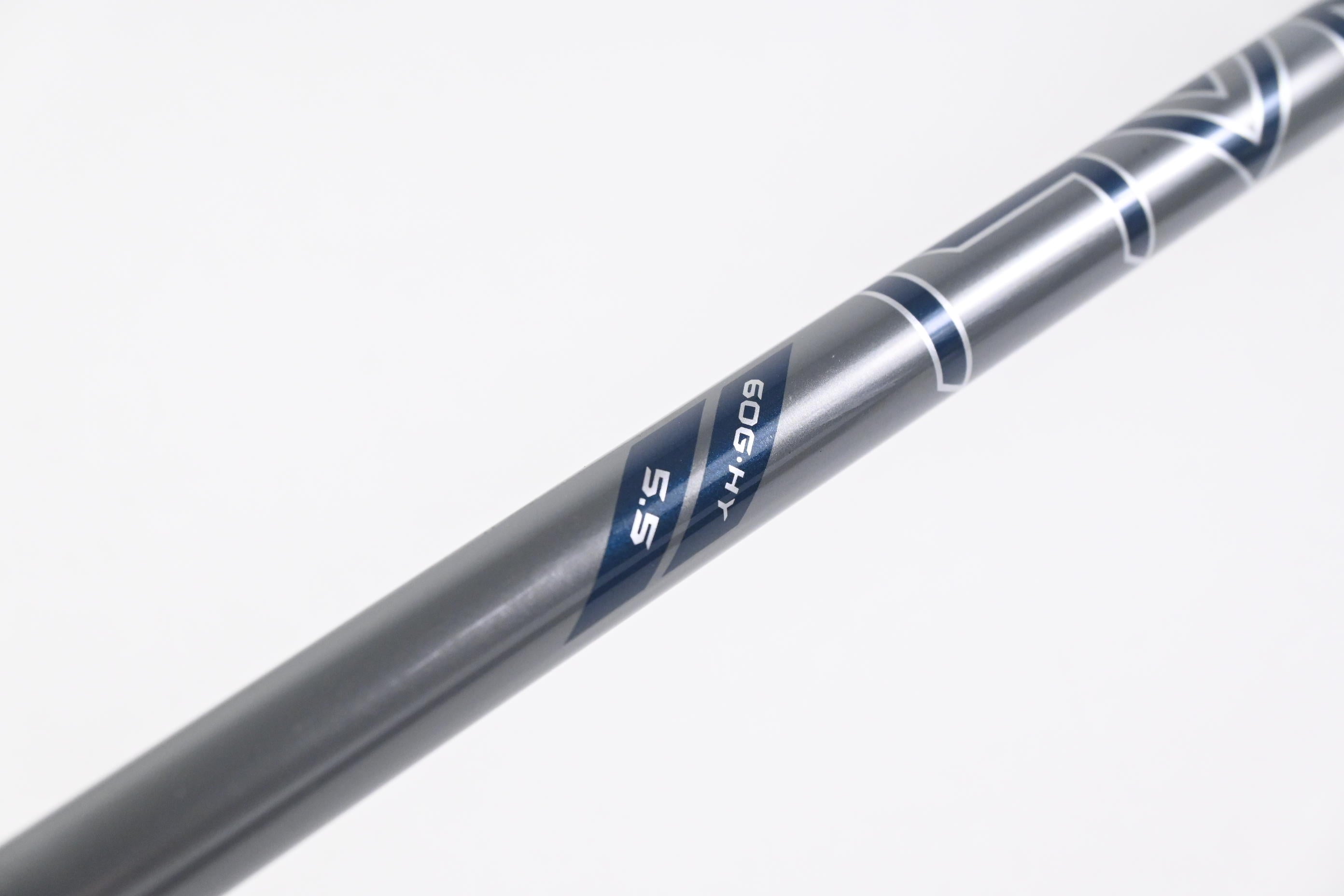 Callaway Elyte X #4 Hybrid / 21 Degree / Regular Flex Denali Charcoal 60 Shaft