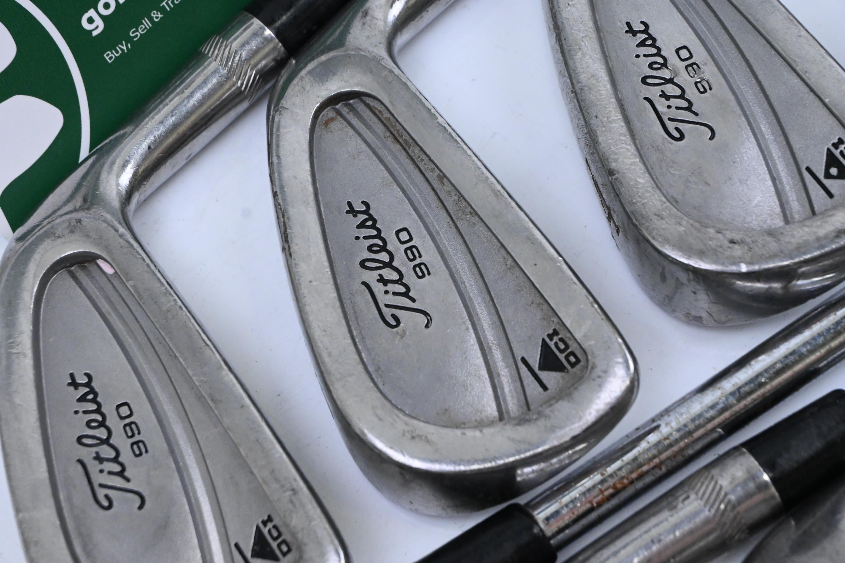 Titleist DCI 990 Irons / 2-PW / Regular Flex Dynamic Gold R300 Shafts
