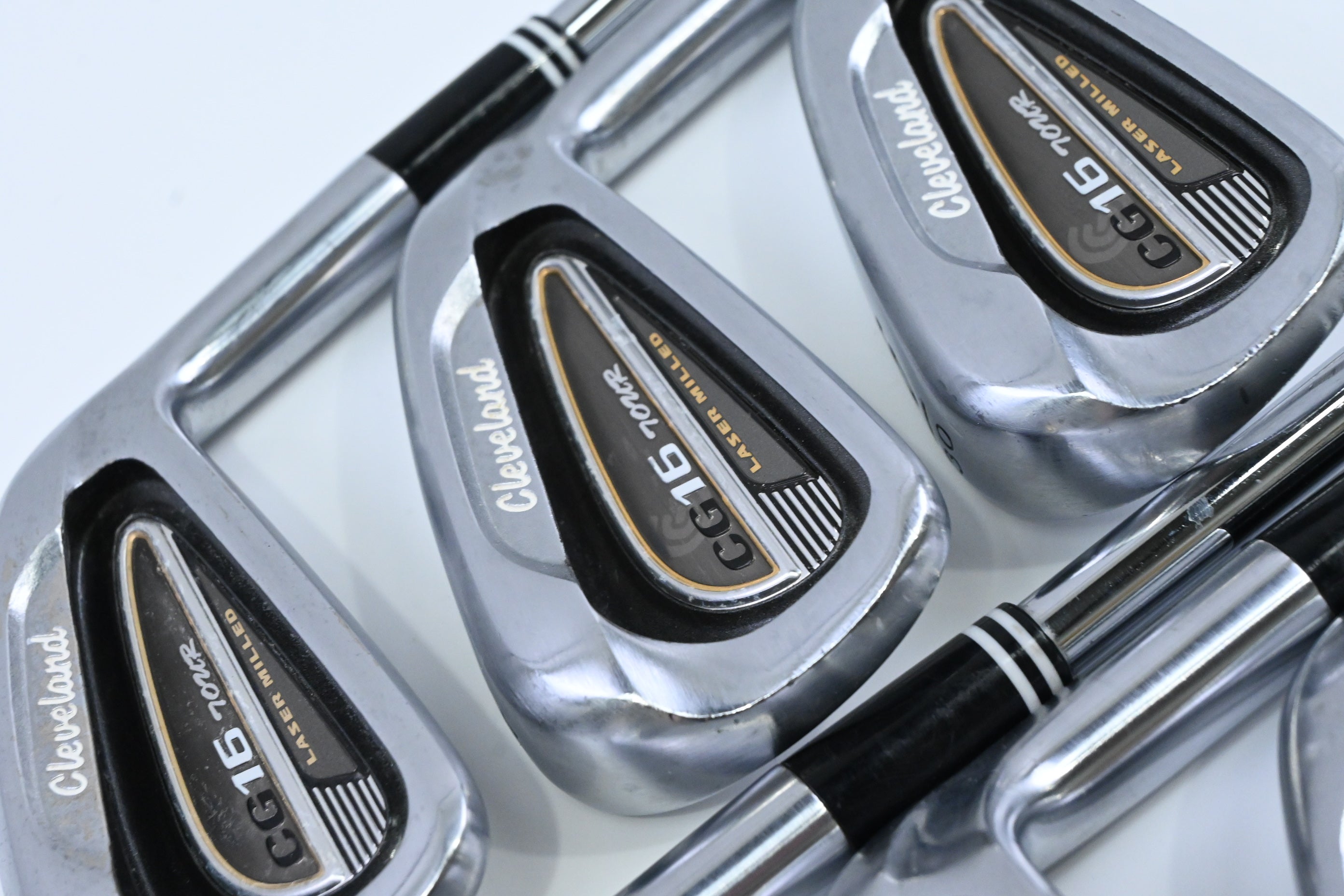 Cleveland CG16 Tour Irons / 4-9 / Regular Flex Steel Shafts
