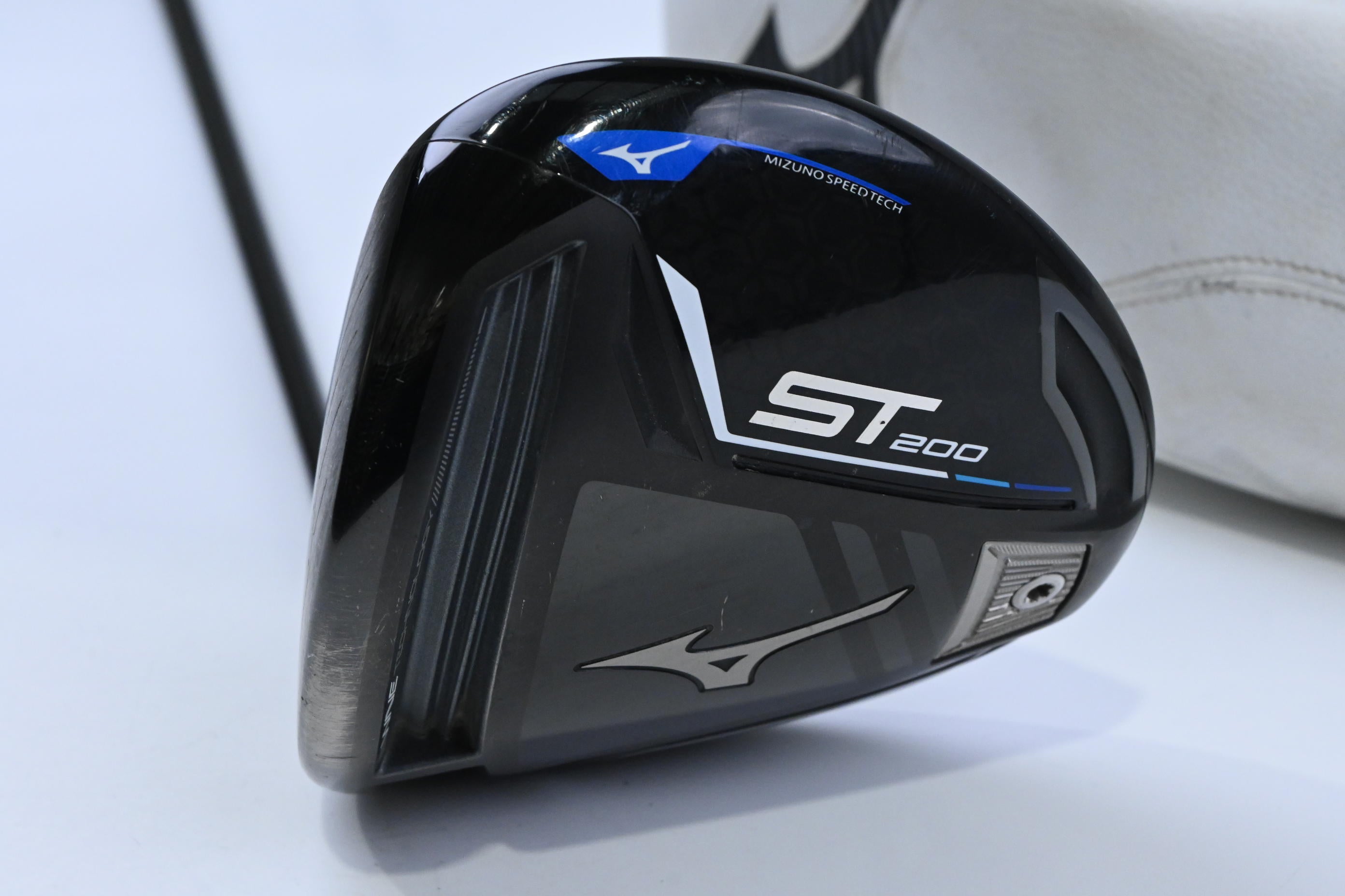 Left Hand Mizuno ST200 Driver / 9.5 Degree / Regular Flex Fujikura Atmos Red 5