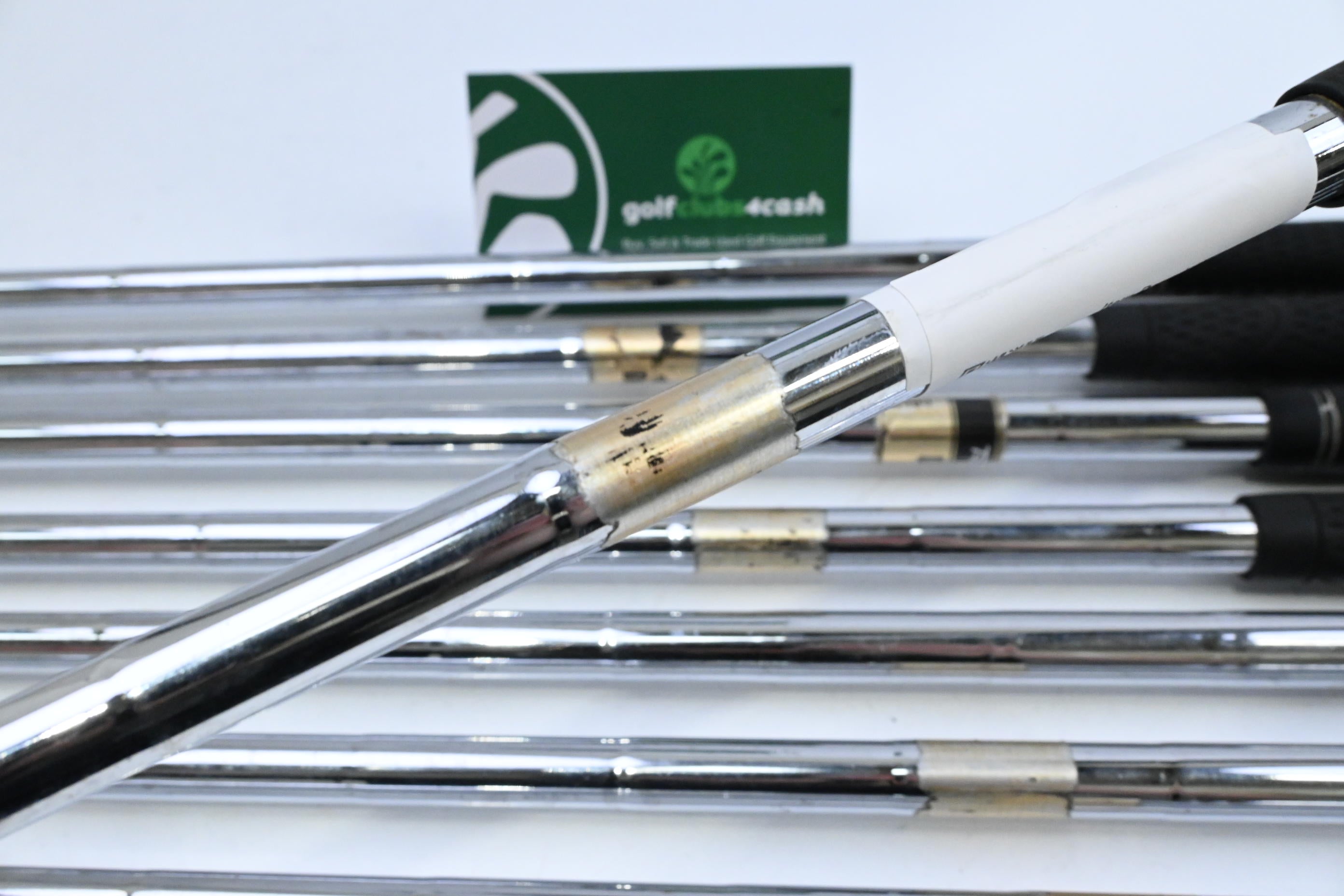 Titleist DCI 990 Irons / 2-PW / Regular Flex Dynamic Gold R300 Shafts
