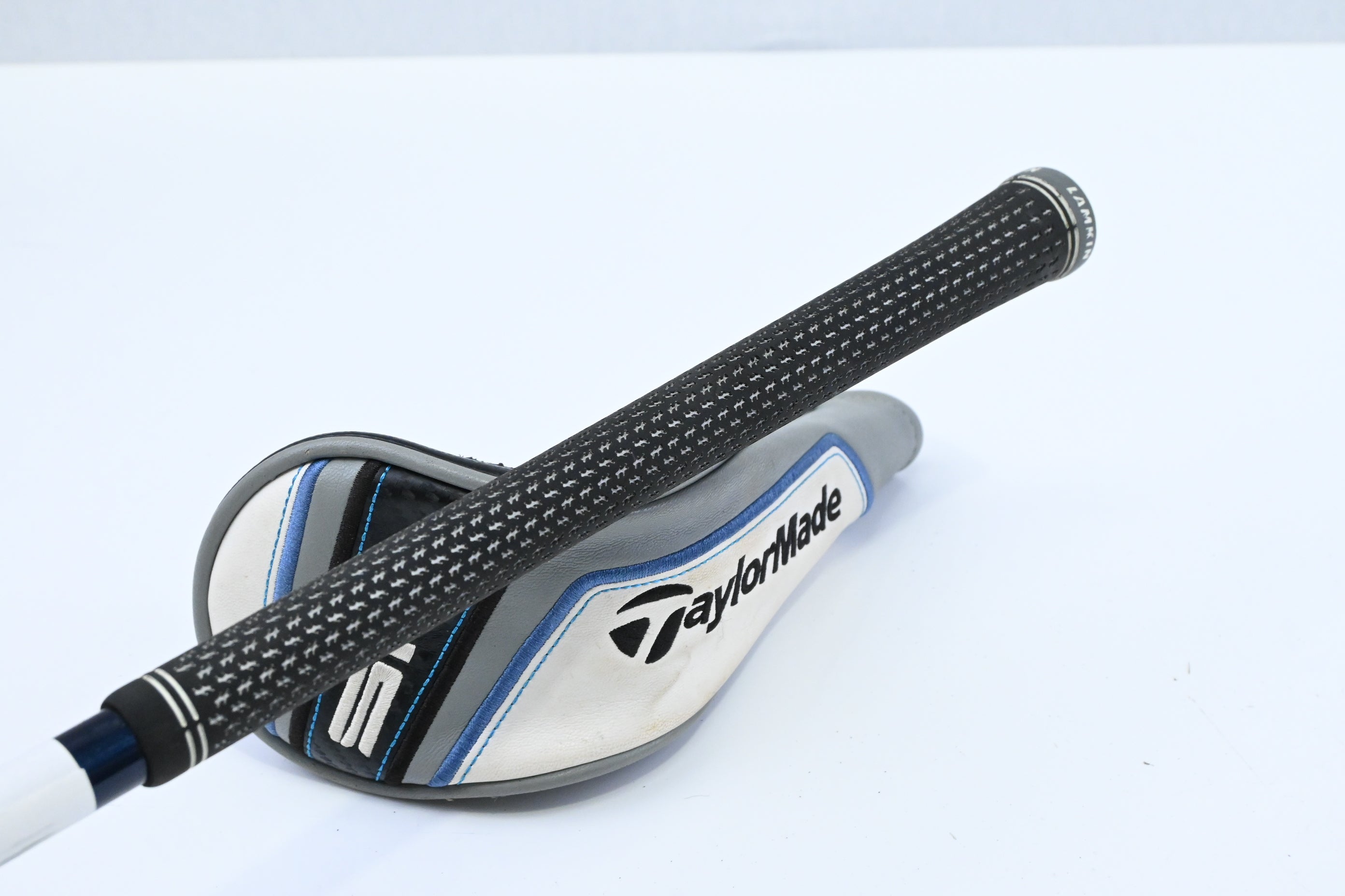 Taylormade SIM Max #3 Hybrid / 19 Degree / Stiff Flex Fujikura Ventus Blue 7