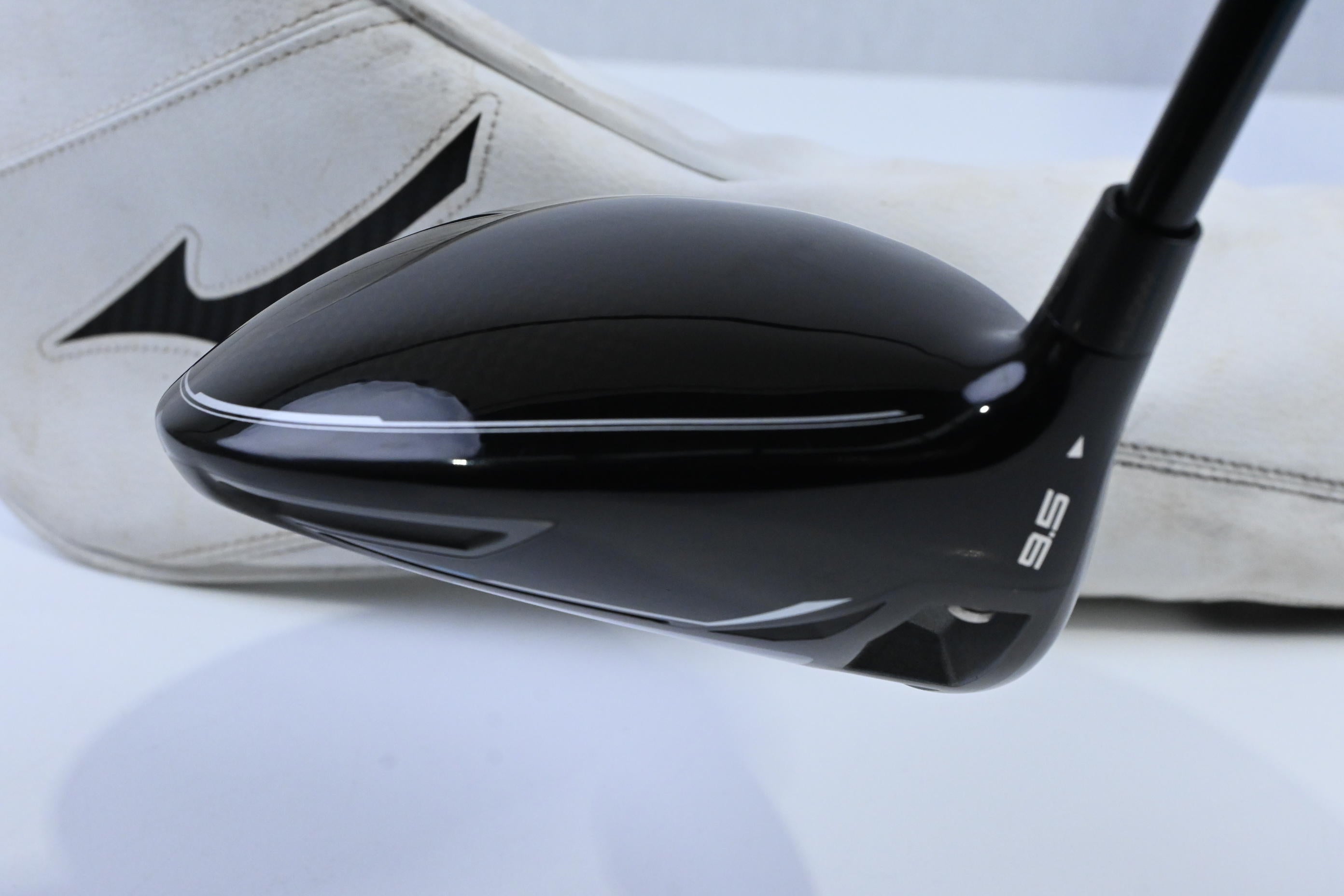 Left Hand Mizuno ST200 Driver / 9.5 Degree / Regular Flex Fujikura Atmos Red 5