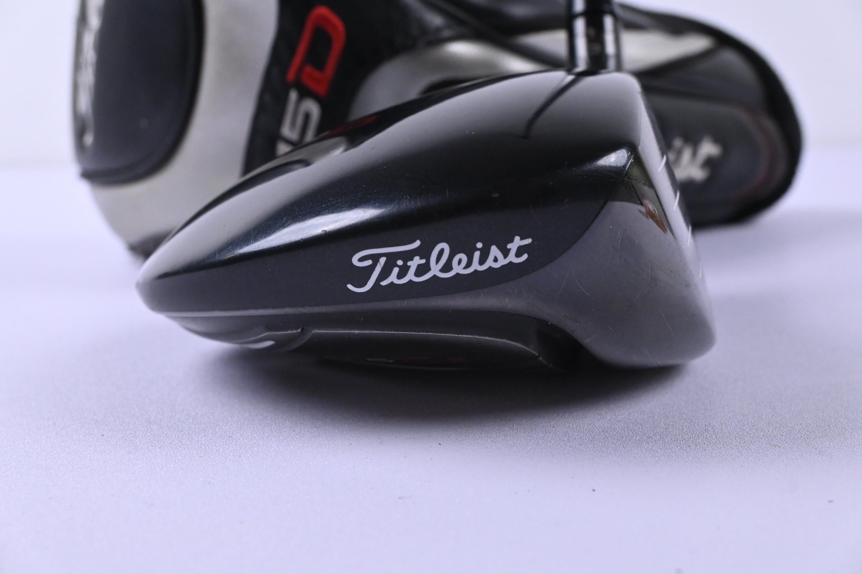 Titleist 915 D2 Driver / 12 Degree / Regular Flex Diamana M+ Red 50 Shaft