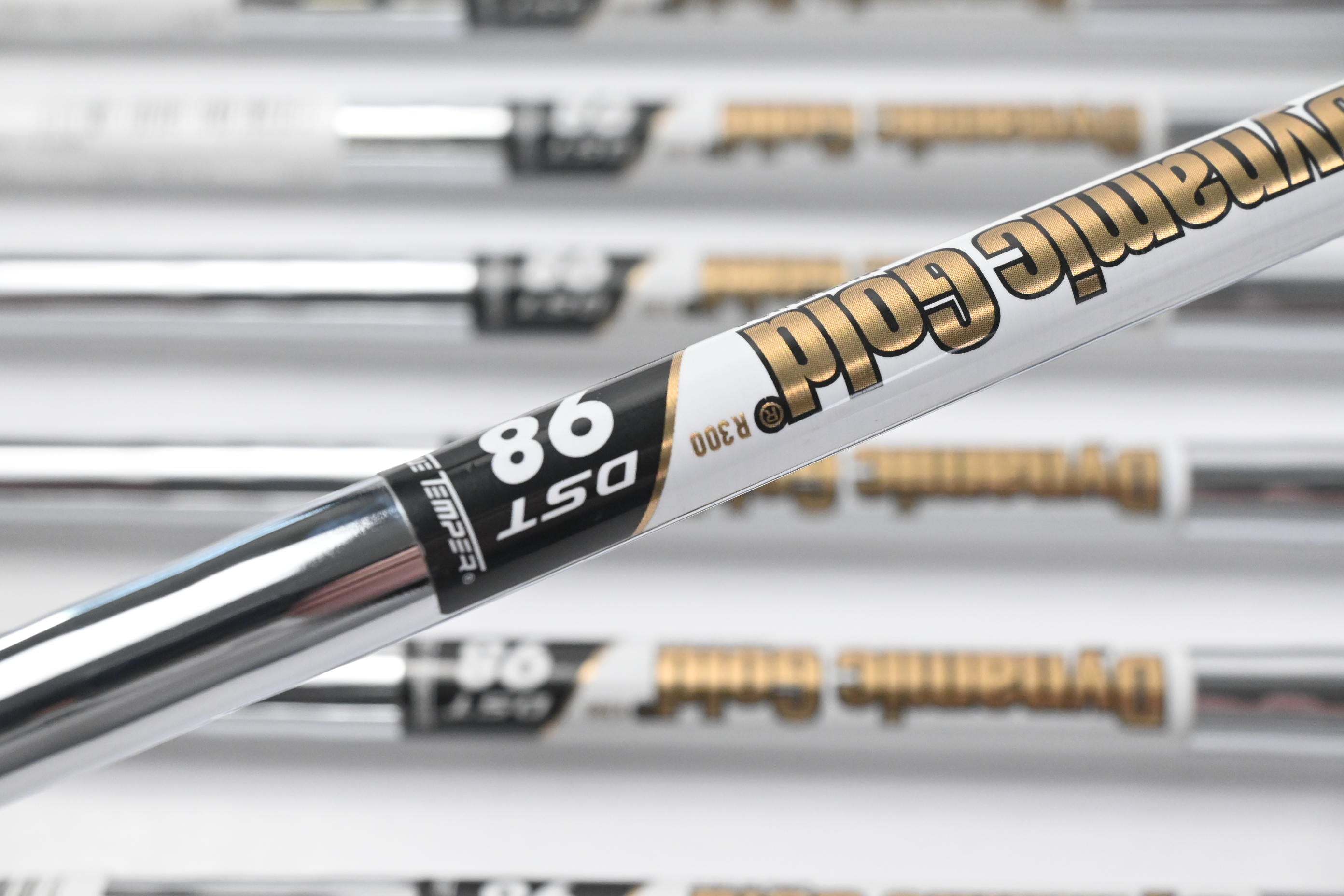Cleveland Launcher UHX Irons / 5-PW+GW / Regular Flex Dynamic Gold DST 98 Shafts