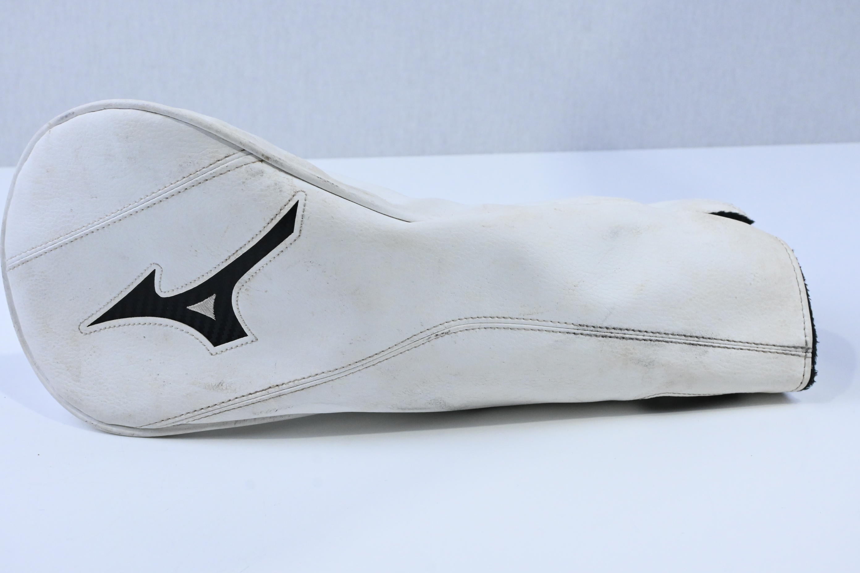 Left Hand Mizuno ST200 Driver / 9.5 Degree / Regular Flex Fujikura Atmos Red 5