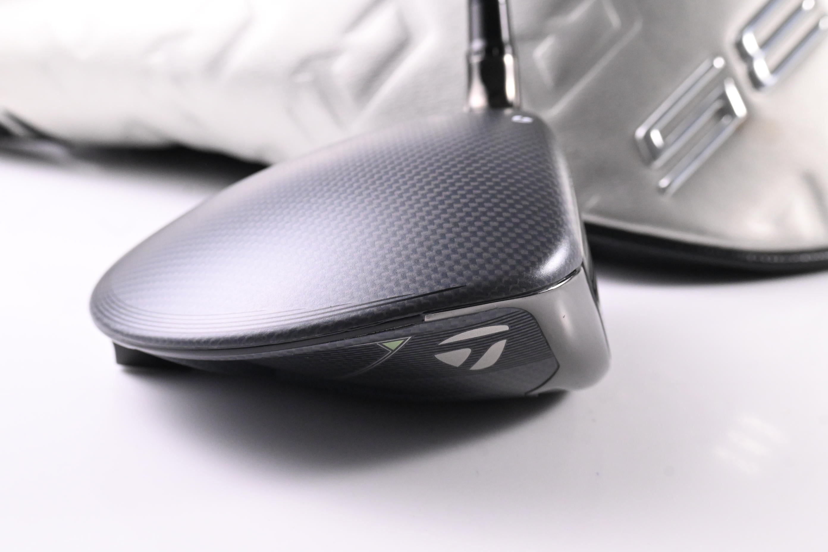 Taylormade Qi35 Driver / 12 Degree / X-Flex HZRDUS Black 60 Shaft