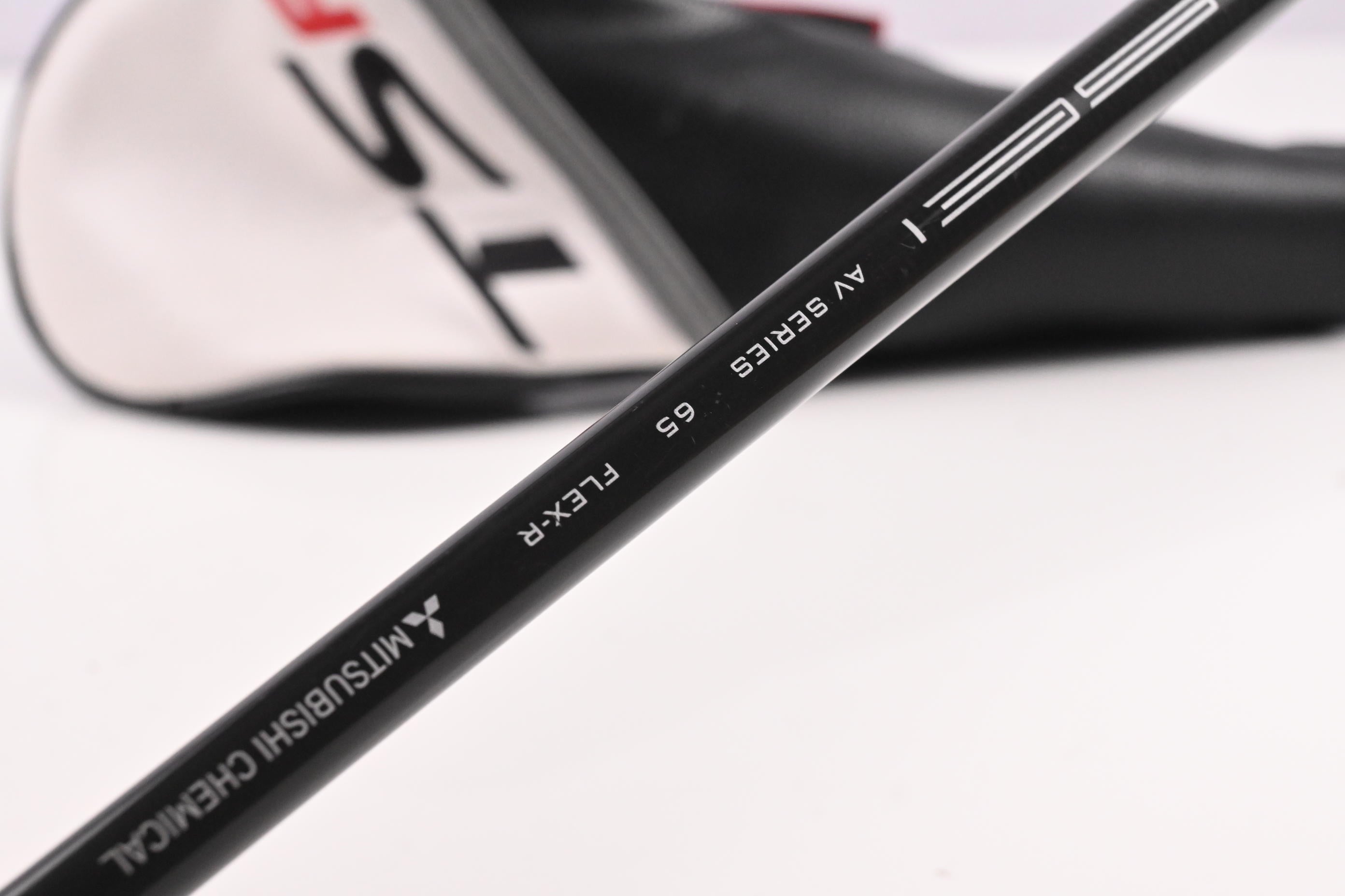 Titleist TSR2 #5 Wood / 18 Degree / Regular Flex Tensei AV RAW Blue 65 Shaft