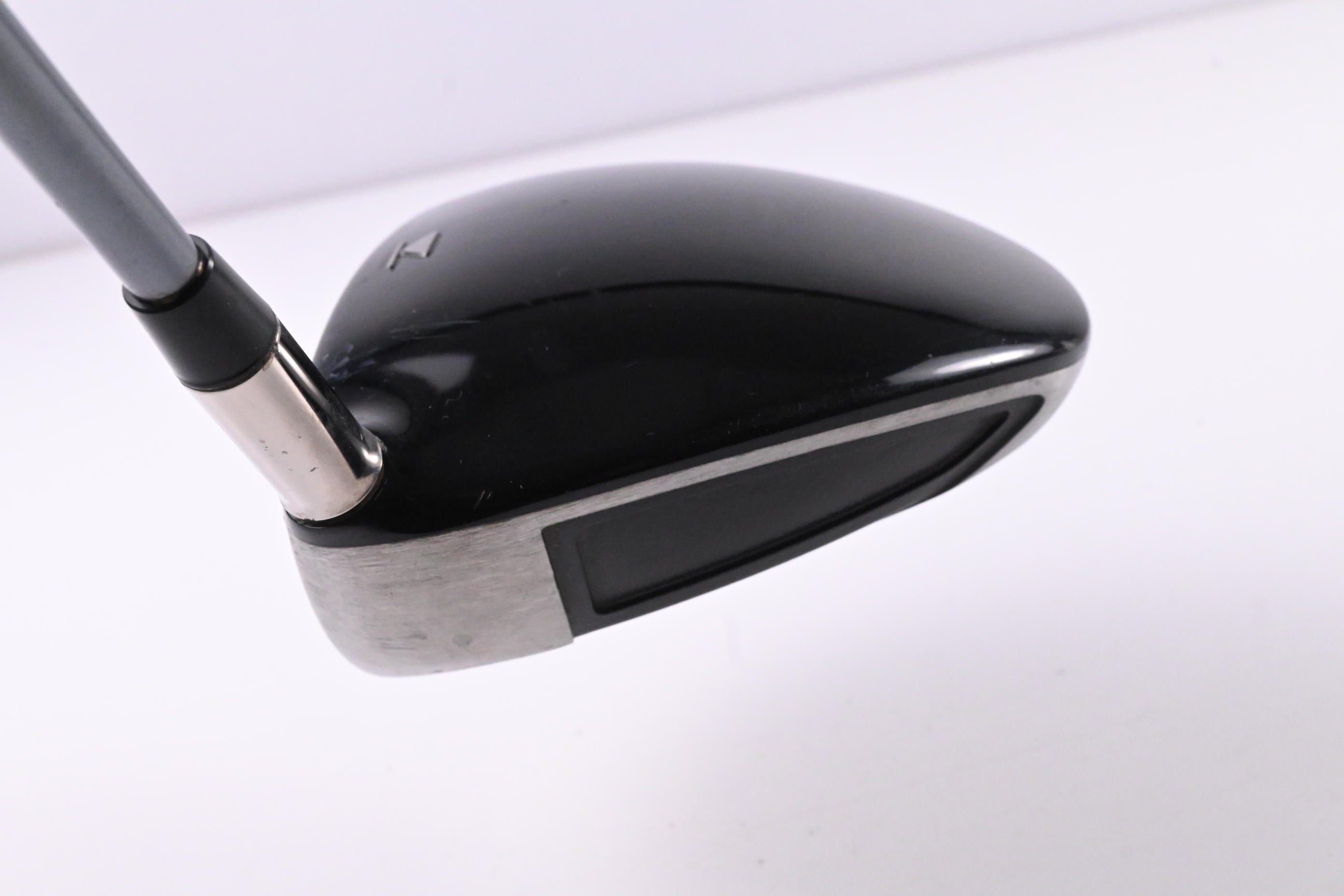 Titleist 907 D1 Driver / 11.5 Degree / Regular Flex Graffaloy Pro Custom Shaft