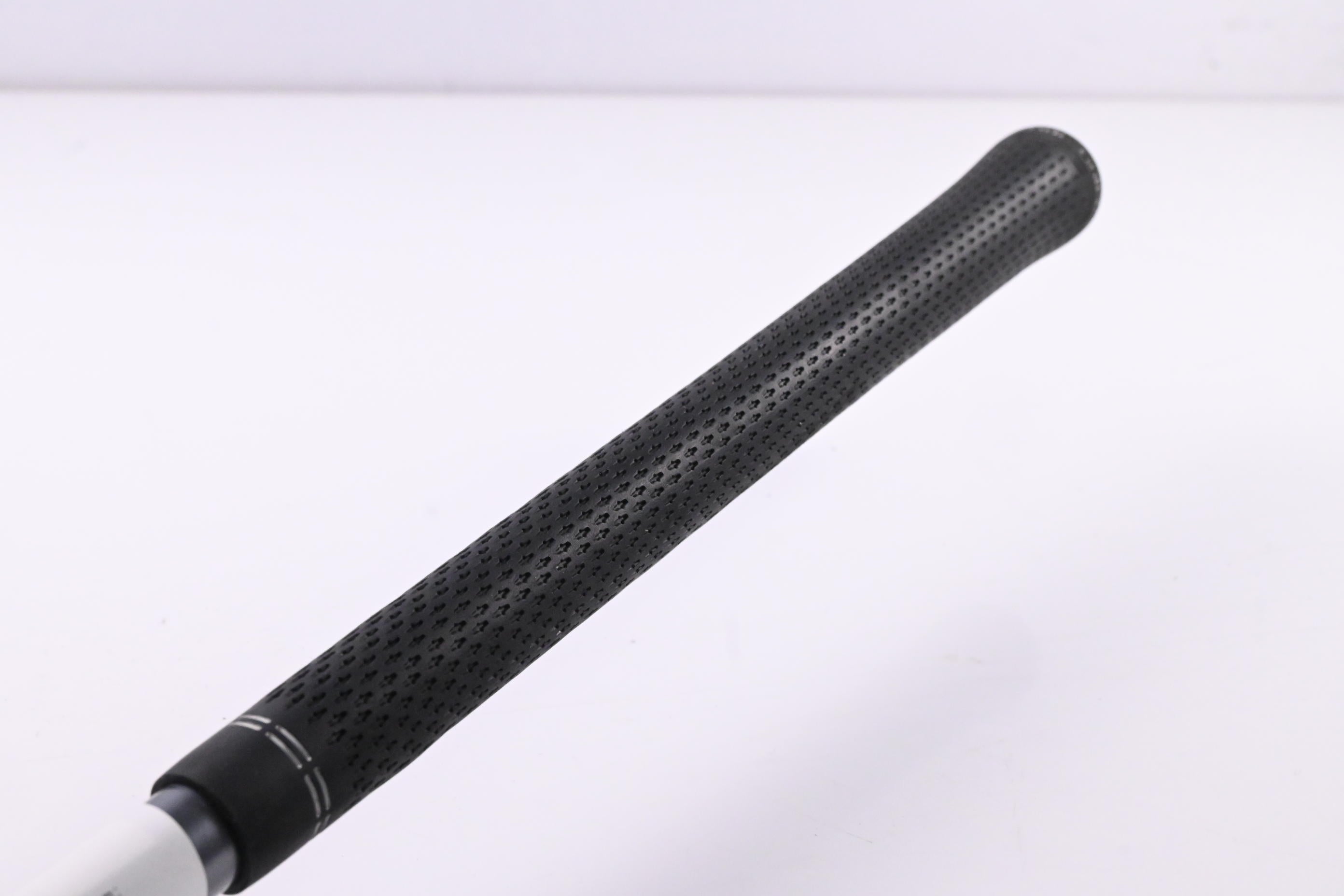 Titleist 907 D1 Driver / 11.5 Degree / Regular Flex Graffaloy Pro Custom Shaft