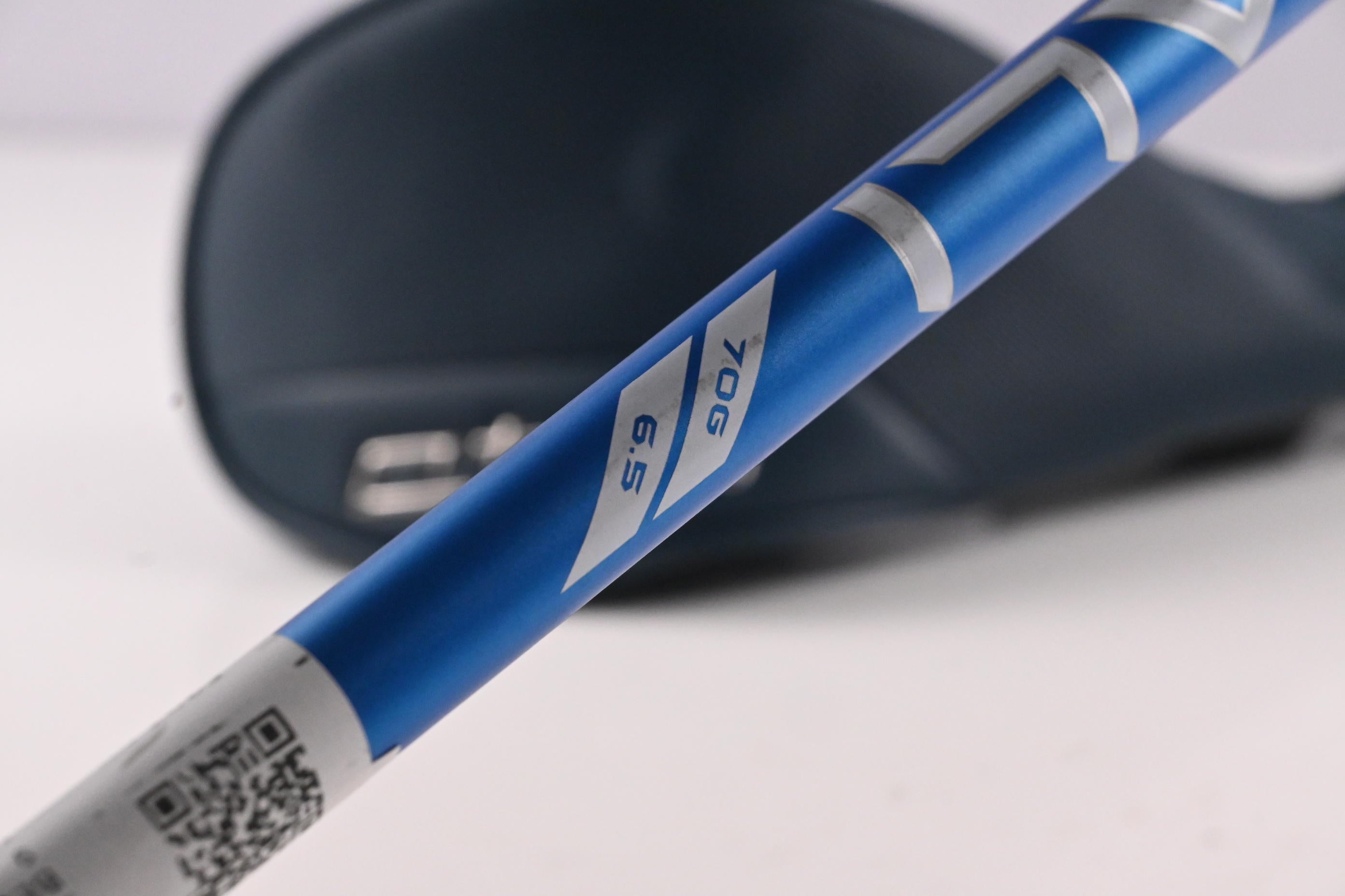 Taylormade Qi4D Tour #7 Wood / 21 Degree / X-Flex Denali Frost Blue 70 Shaft