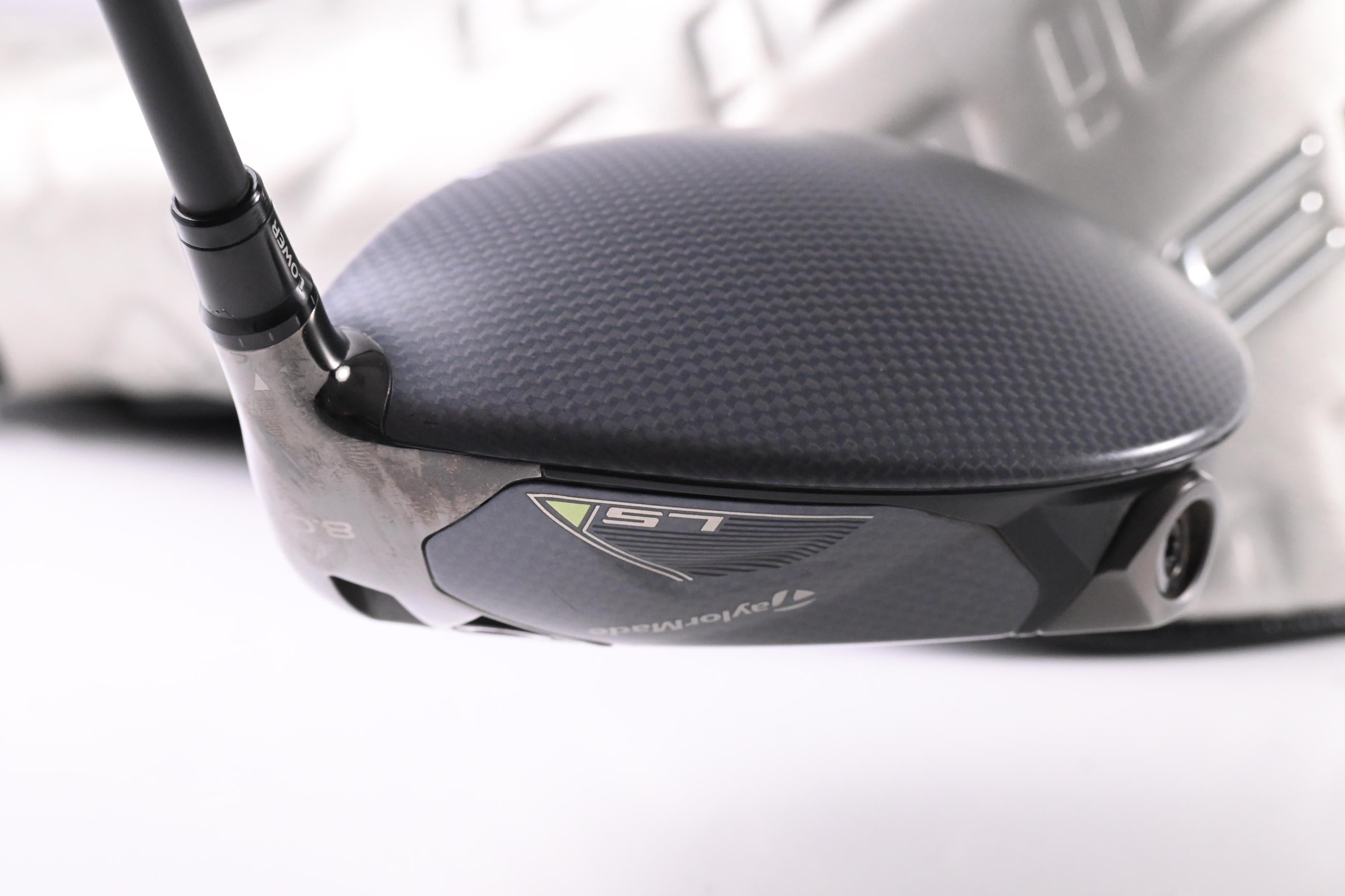 Taylormade Qi35 LS Driver / 8 Degree / Stiff Flex Kai'li Dark Waves White 70