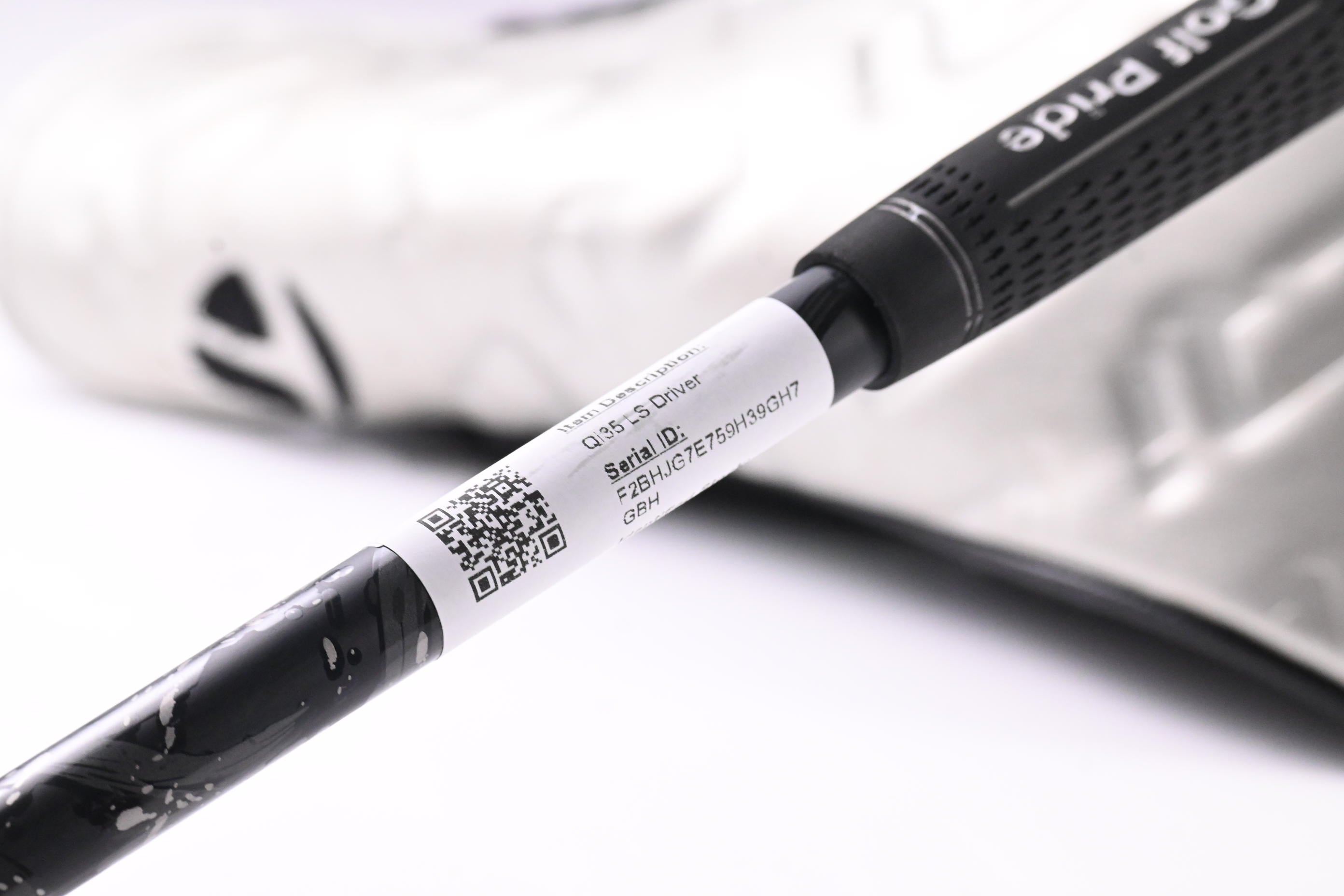 Taylormade Qi35 LS Driver / 8 Degree / Stiff Flex Kai'li Dark Waves White 70