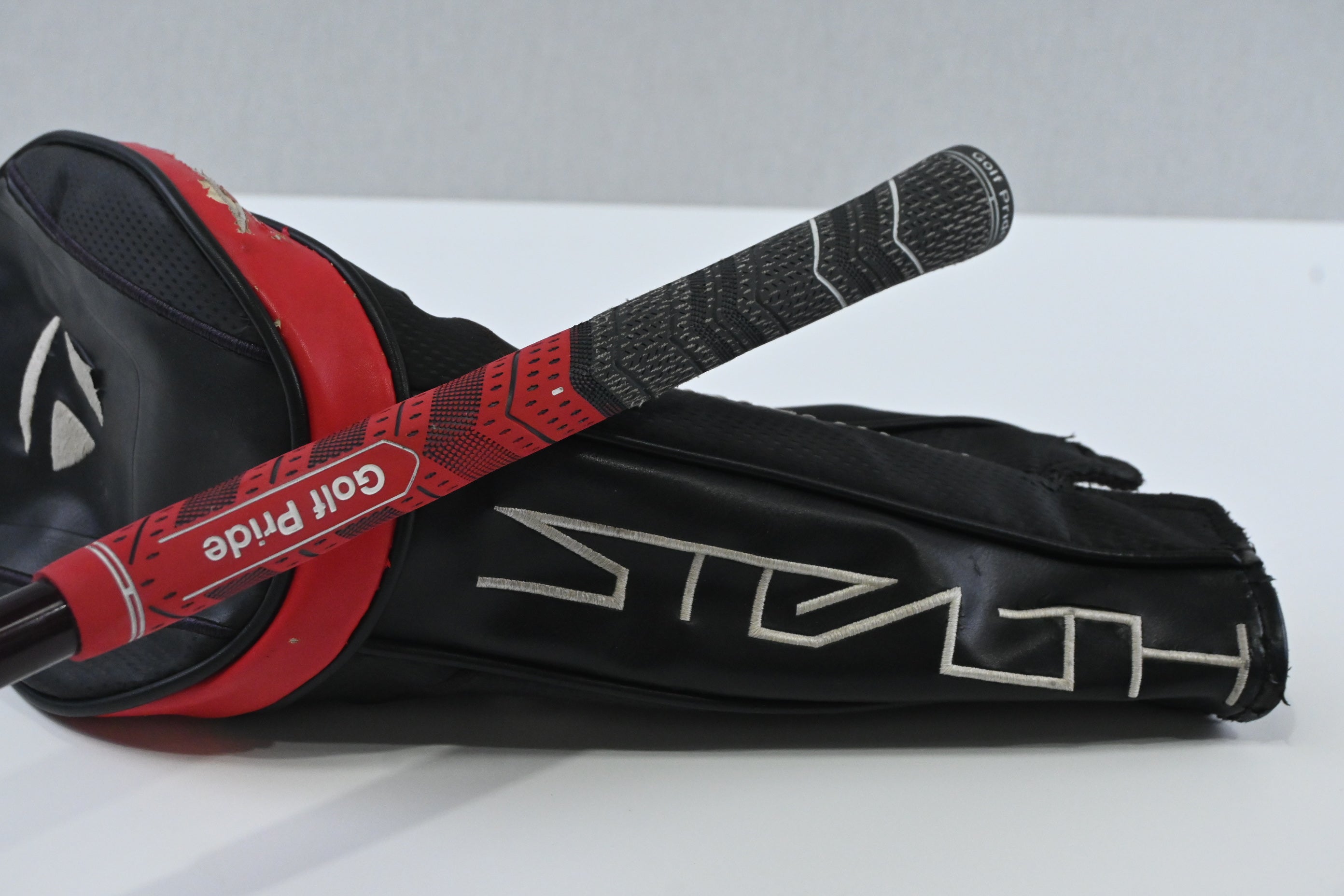 Taylormade Stealth Plus Driver / 10.5 Degree / Stiff Flex Fujikura Speeder NX 60