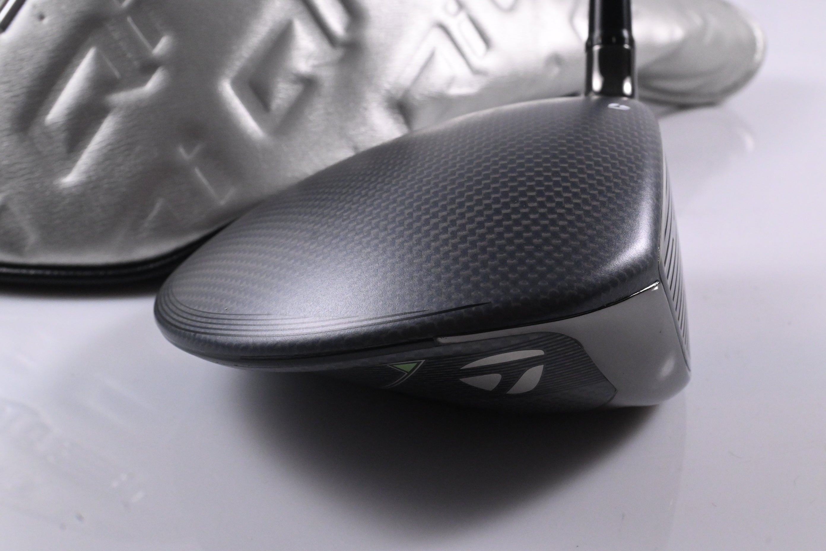 Taylormade Qi35 Driver / 9 Degree / Regular Flex Fujikura Ventus Blue '25 5
