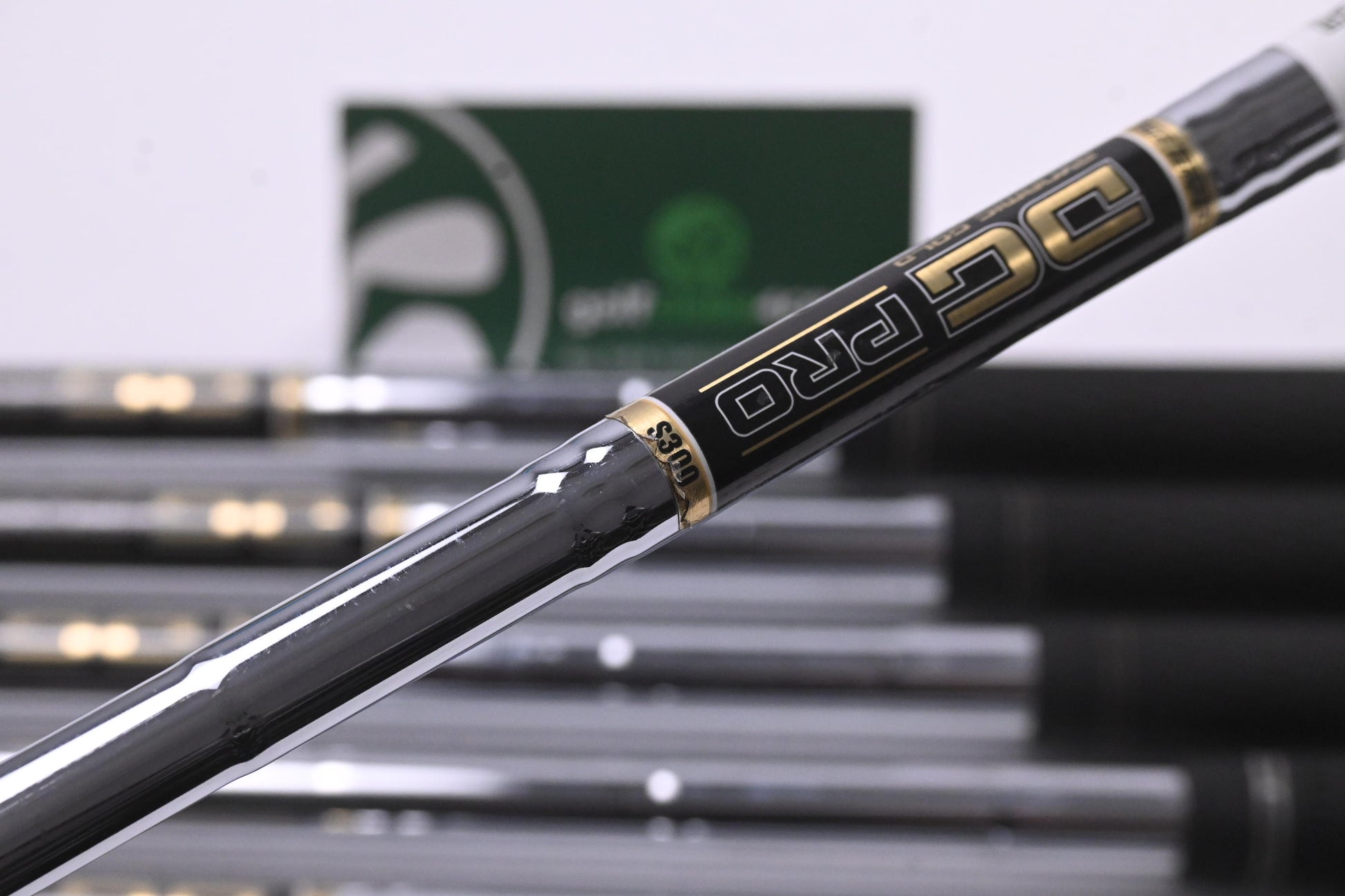 Wilson Staff FG Tour V4 Irons / 4-PW / Stiff Flex Dynamic Gold Pro S300 Shafts