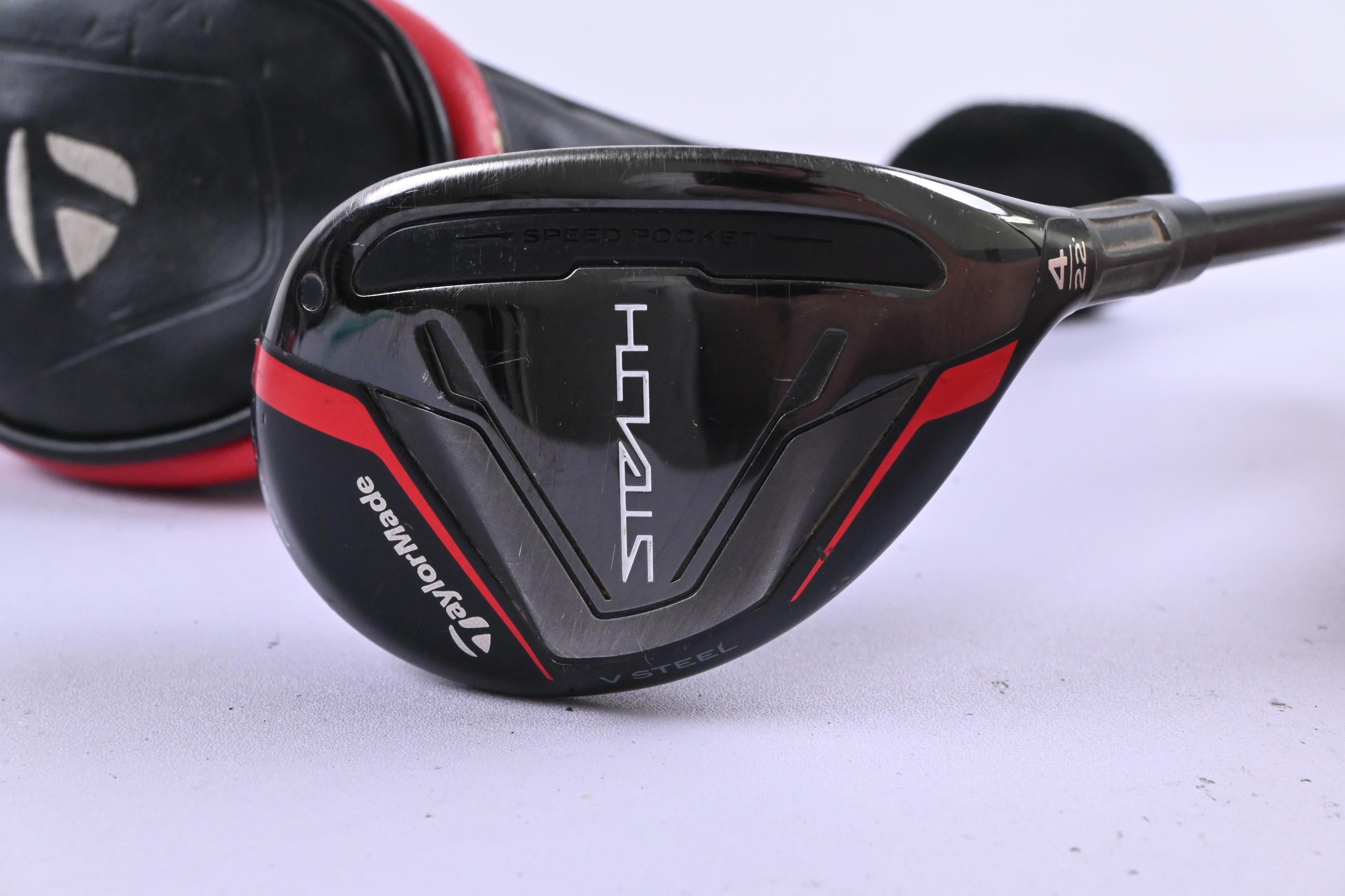 Taylormade Stealth #4 Hybrid / 22 Degree / Regular Flex Fujikura Ventus Red 6