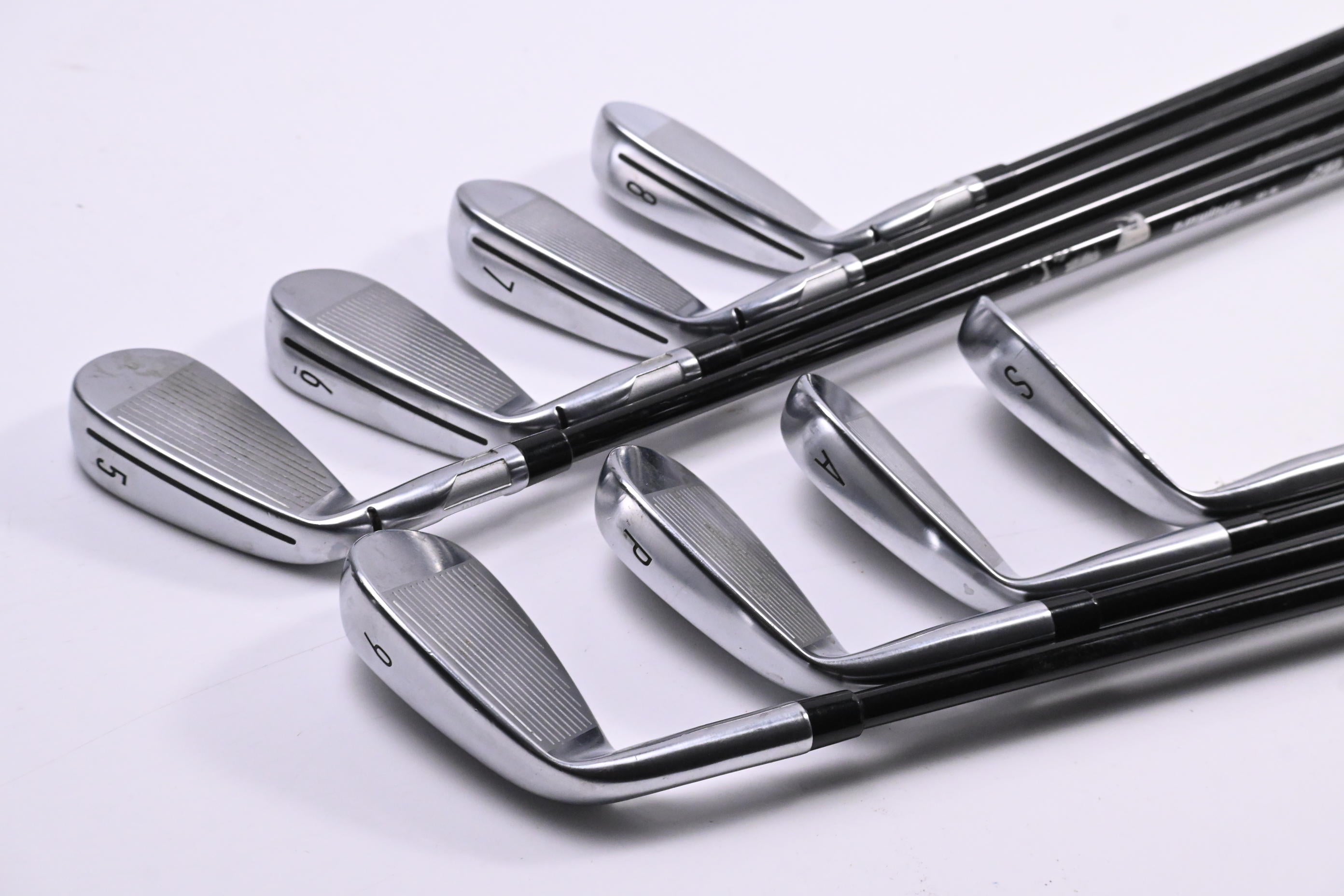 Taylormade Qi Irons / 5-PW+GW+SW / Regular Flex Ventus TR Blue 5 Shafts